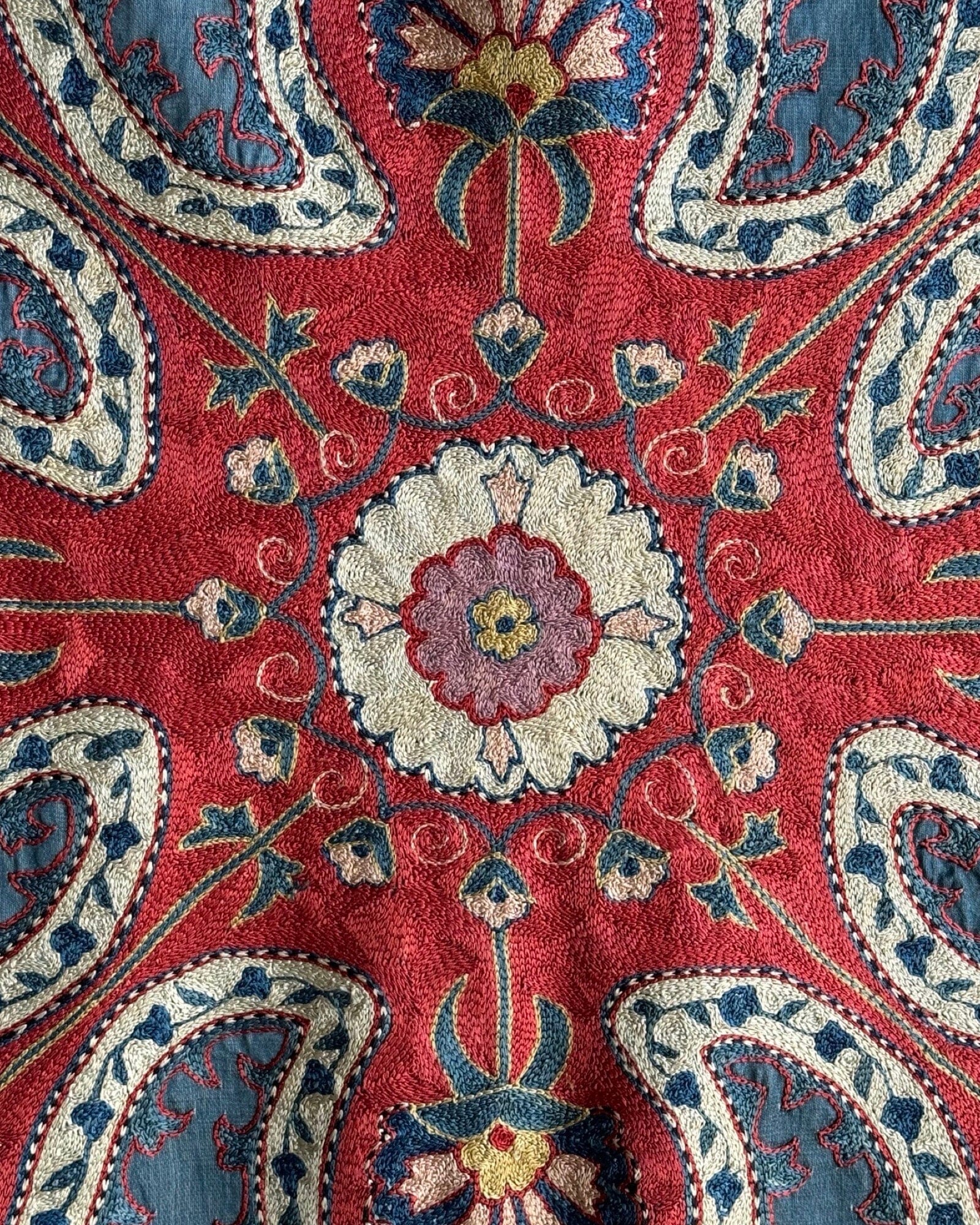 Hand Stitched All Silk Suzani (CSSU082324| ") Suzani Aziz Suzani