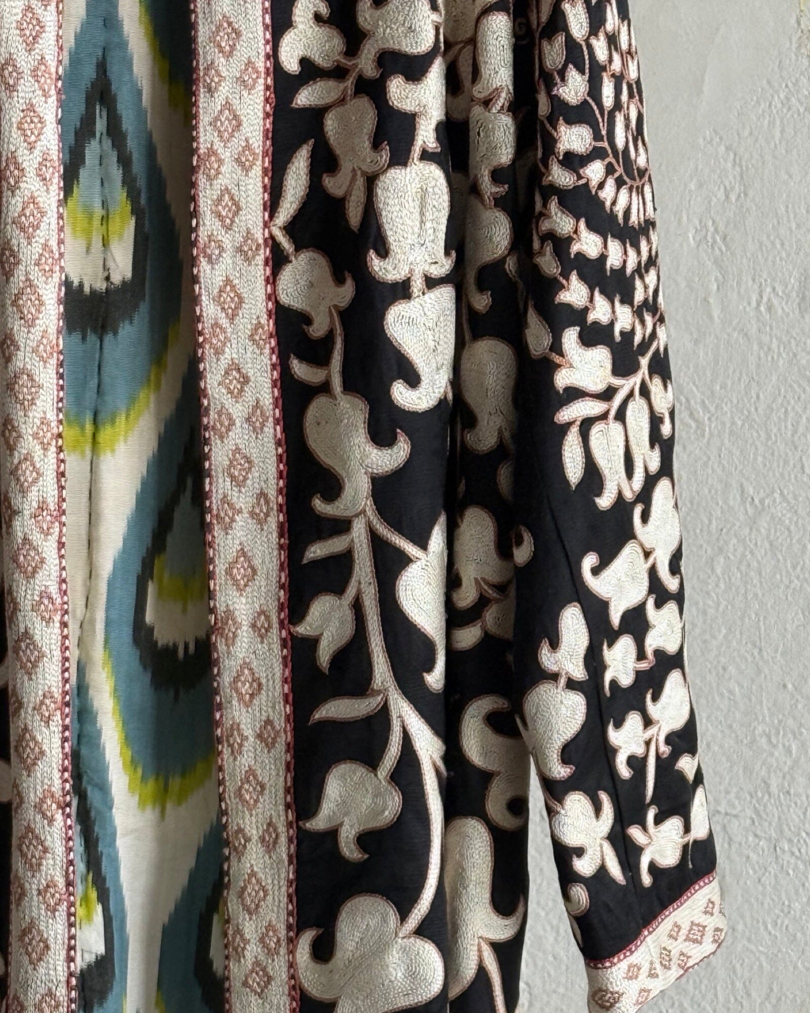 Hand-Stitched Suzani Coat from Uzbekistan (#CSSU48225) Coat Aziz Suzani