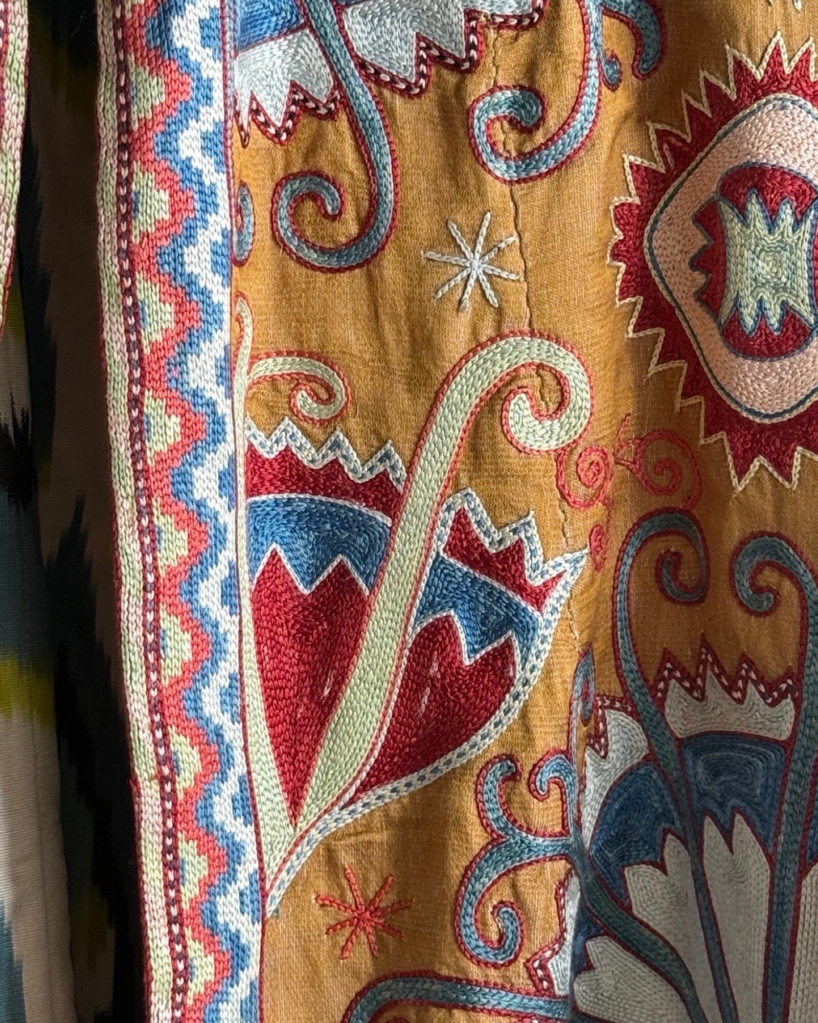 Hand-Stitched Suzani Coat from Uzbekistan (#CSSU48925) Coat Aziz Suzani