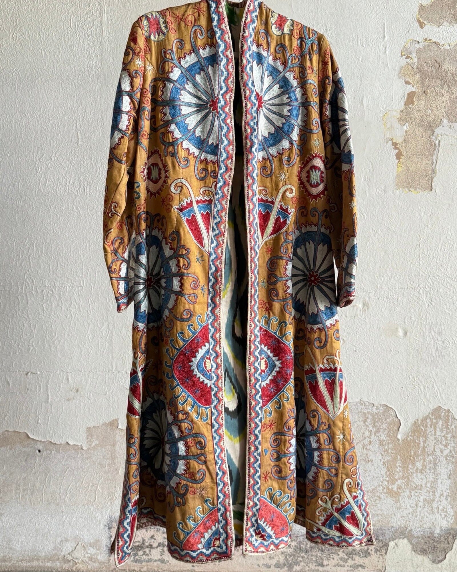 Hand-Stitched Suzani Coat from Uzbekistan (#CSSU48925) Coat Aziz Suzani