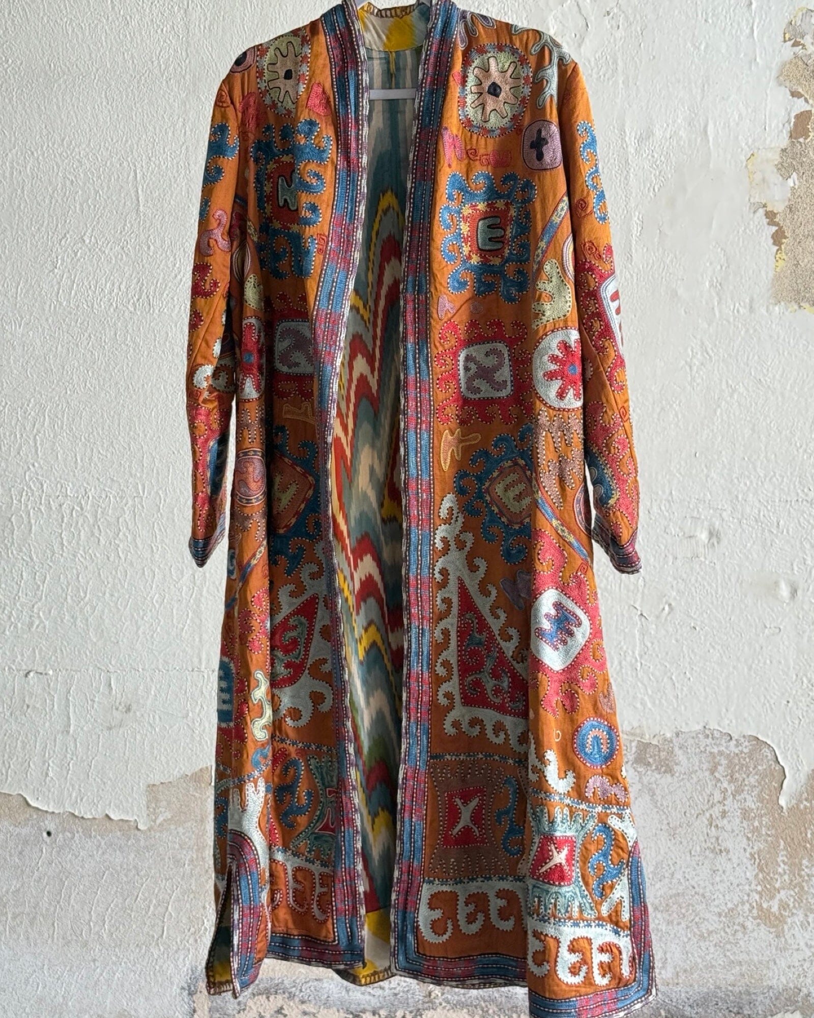 Hand-Stitched Suzani Coat from Uzbekistan (#CSSU49125) Coat Aziz Suzani