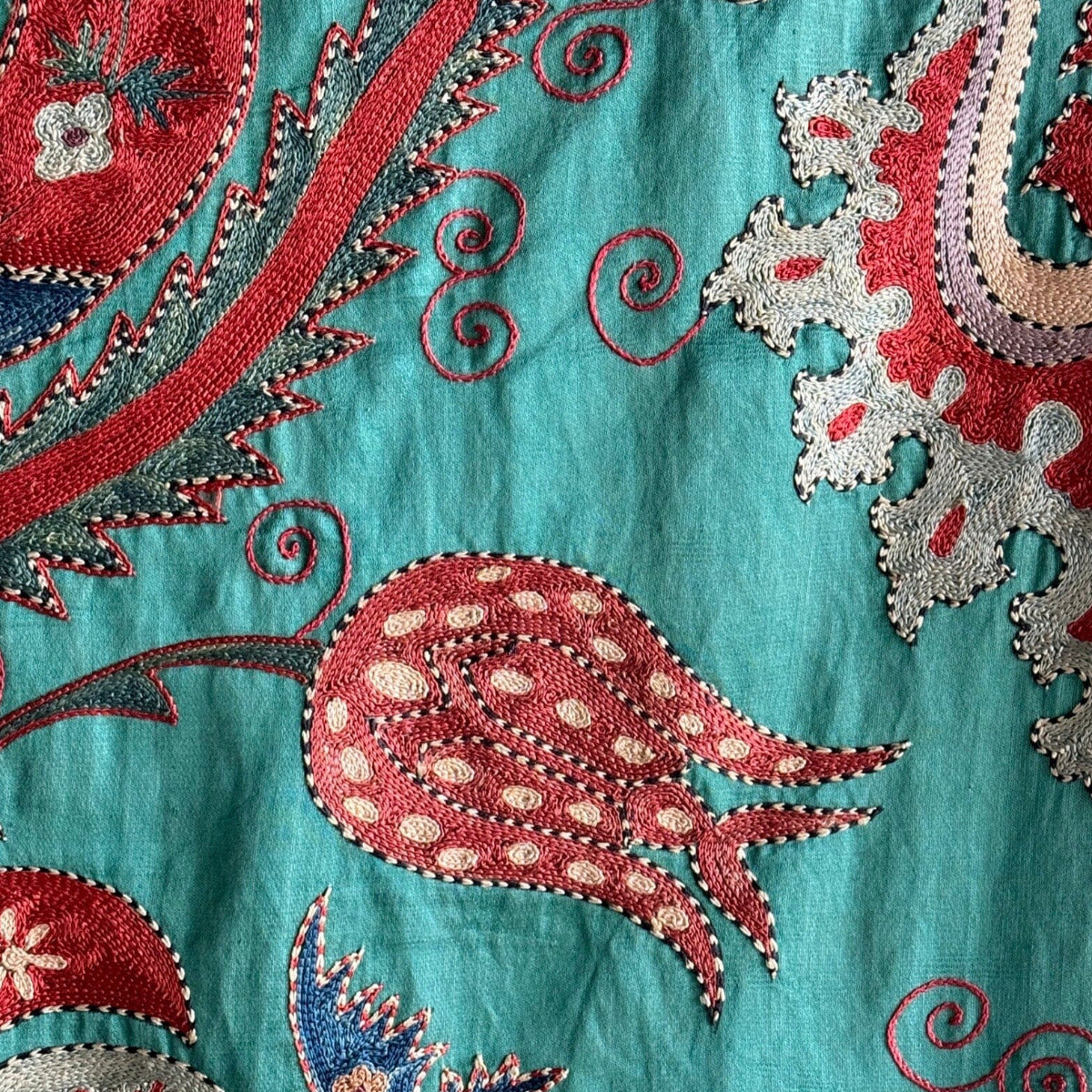 Hand Stitched Suzani (CSSU010224 | 42"x63") Suzani Aziz Suzani