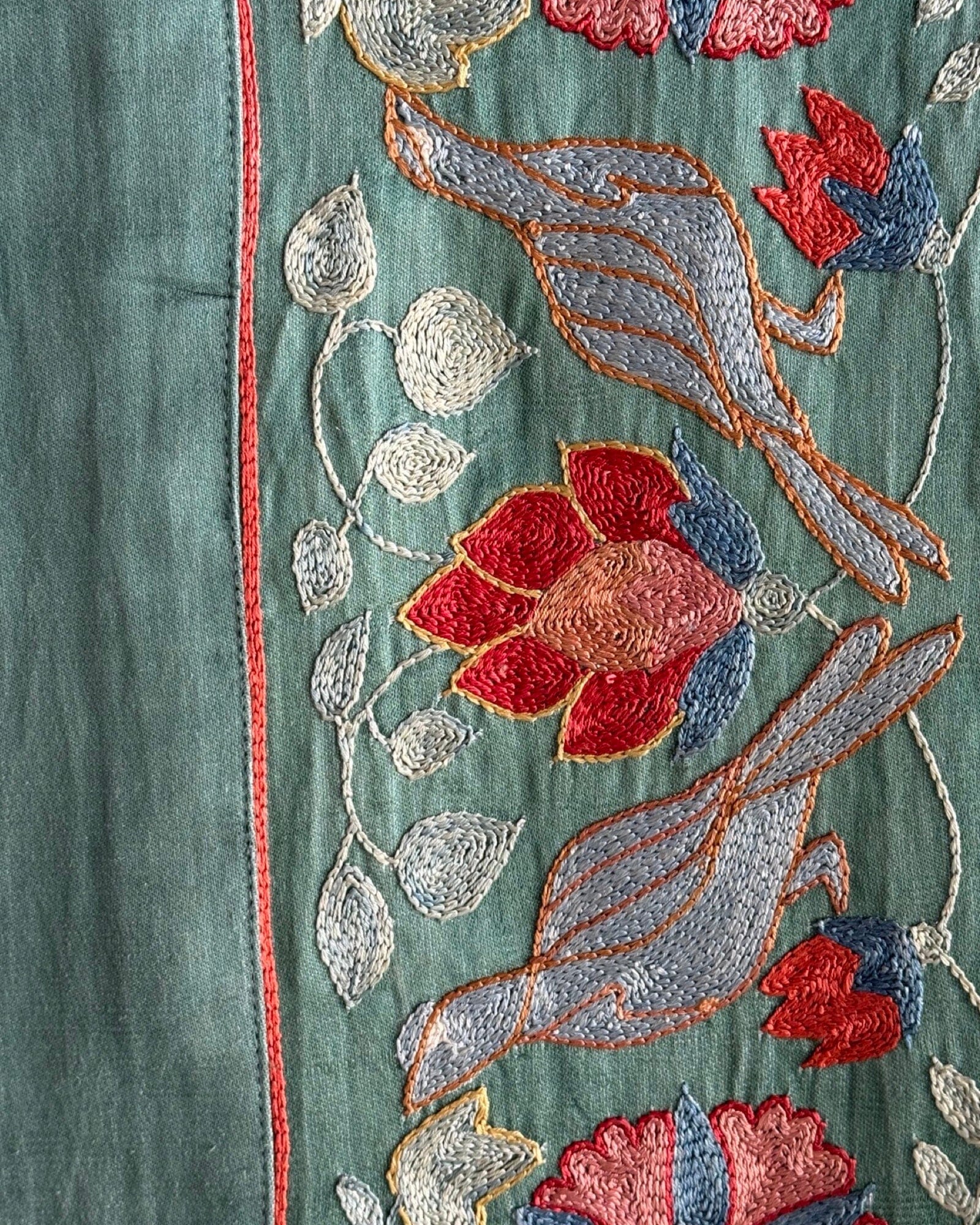 Hand Stitched Suzani (CSSU085324 | ) Suzani Aziz Suzani