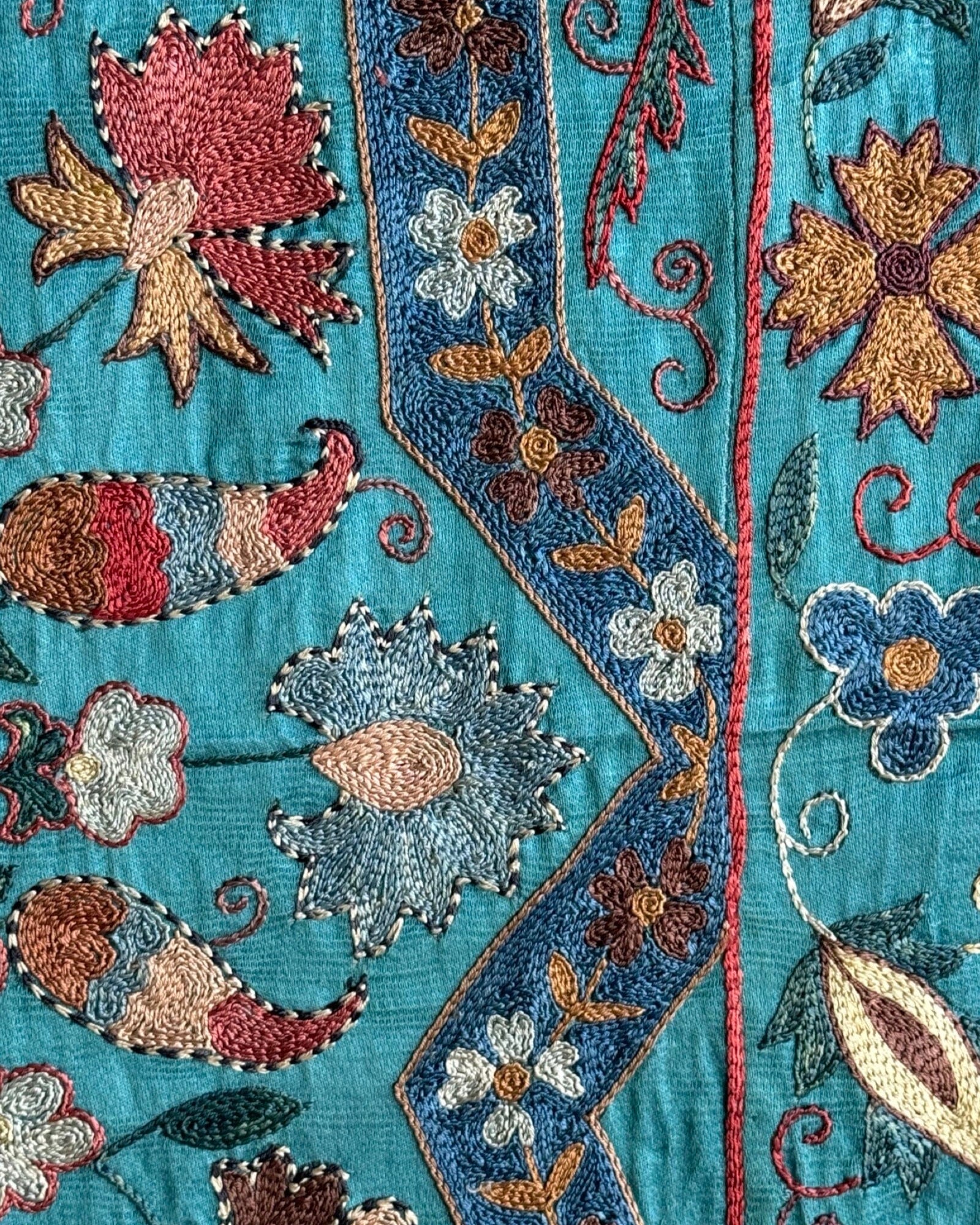 Hand Stitched Suzani (CSSU086024 | 60 x 92") Suzani Aziz Suzani