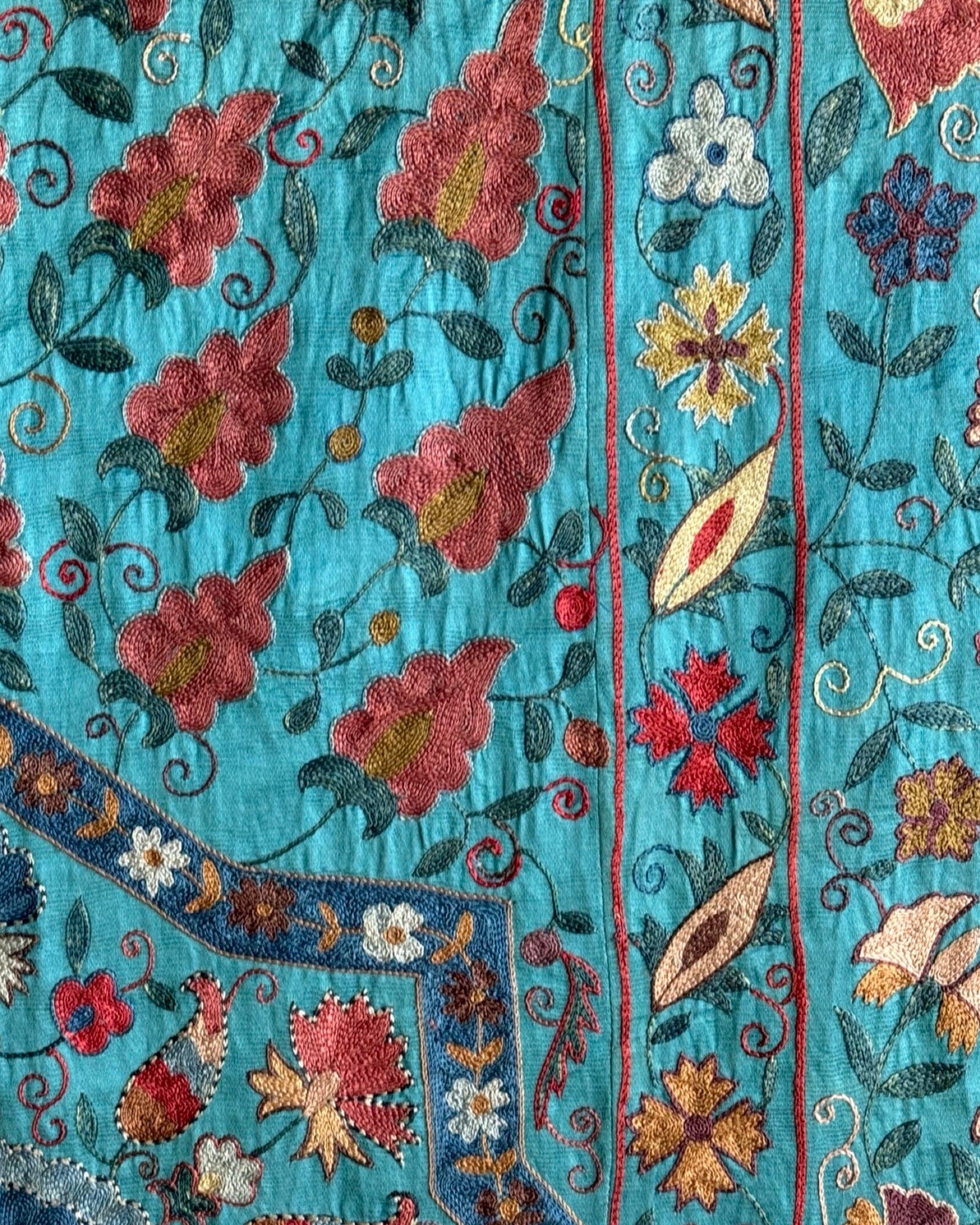 Hand Stitched Suzani (CSSU086024 | 60 x 92") Suzani Aziz Suzani