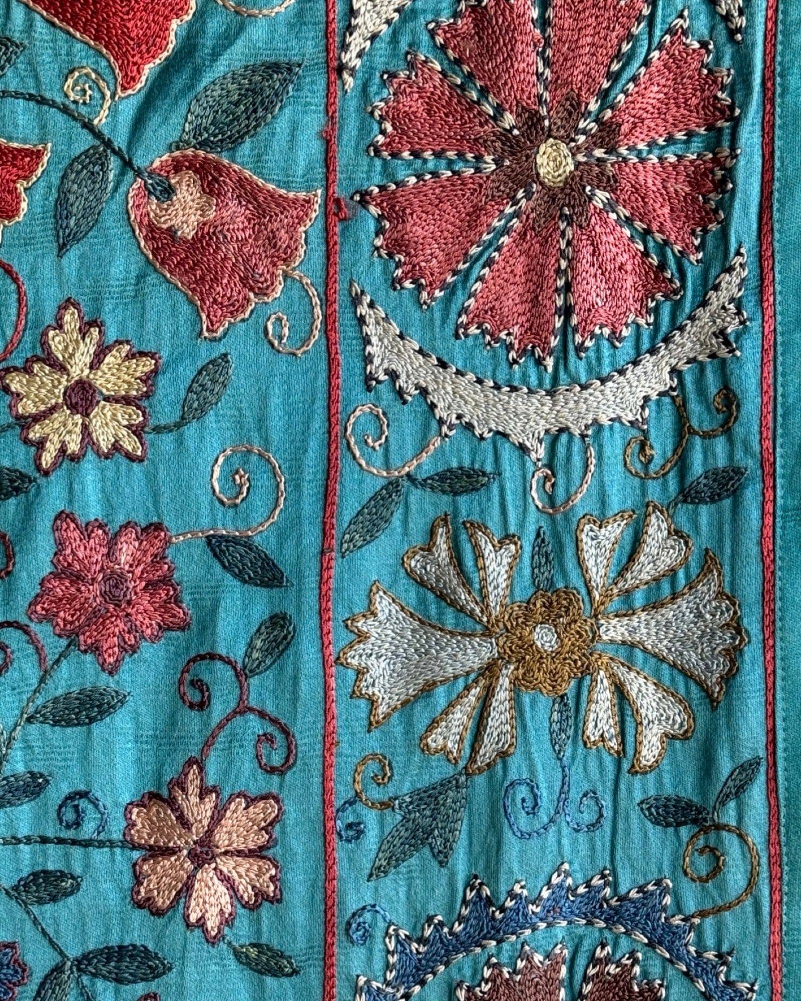 Hand Stitched Suzani (CSSU086024 | 60 x 92") Suzani Aziz Suzani