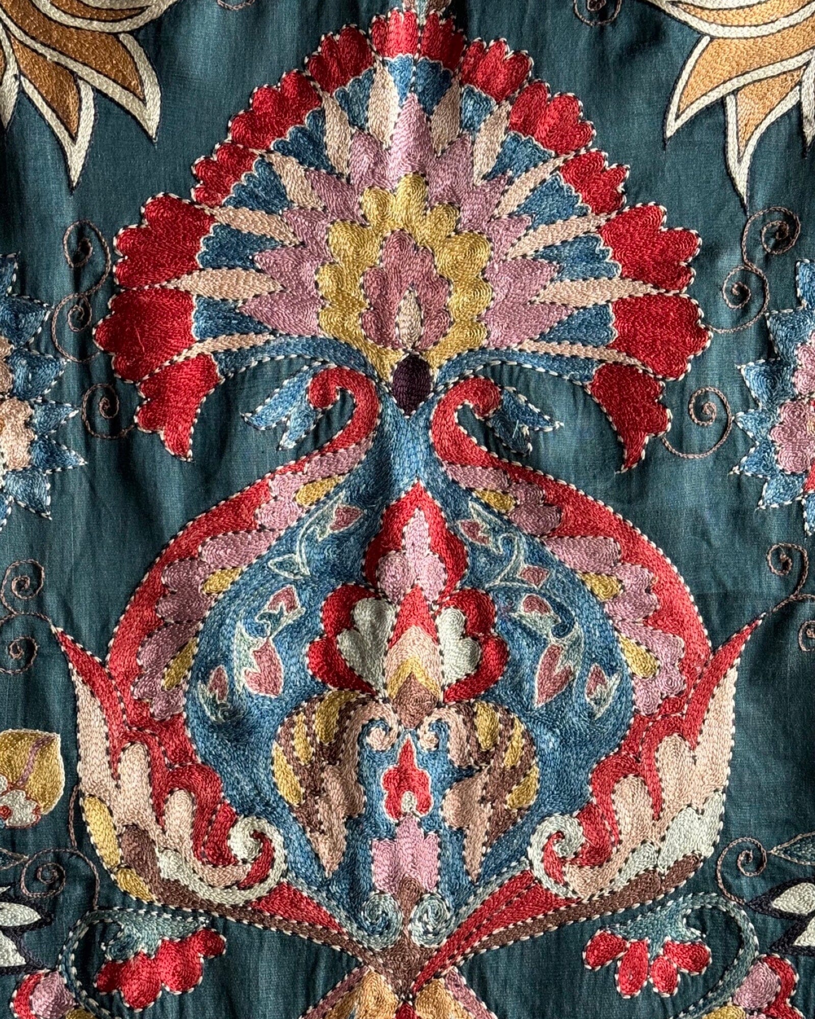 Hand Stitched Suzani (CSSU086524 | ) Suzani Aziz Suzani