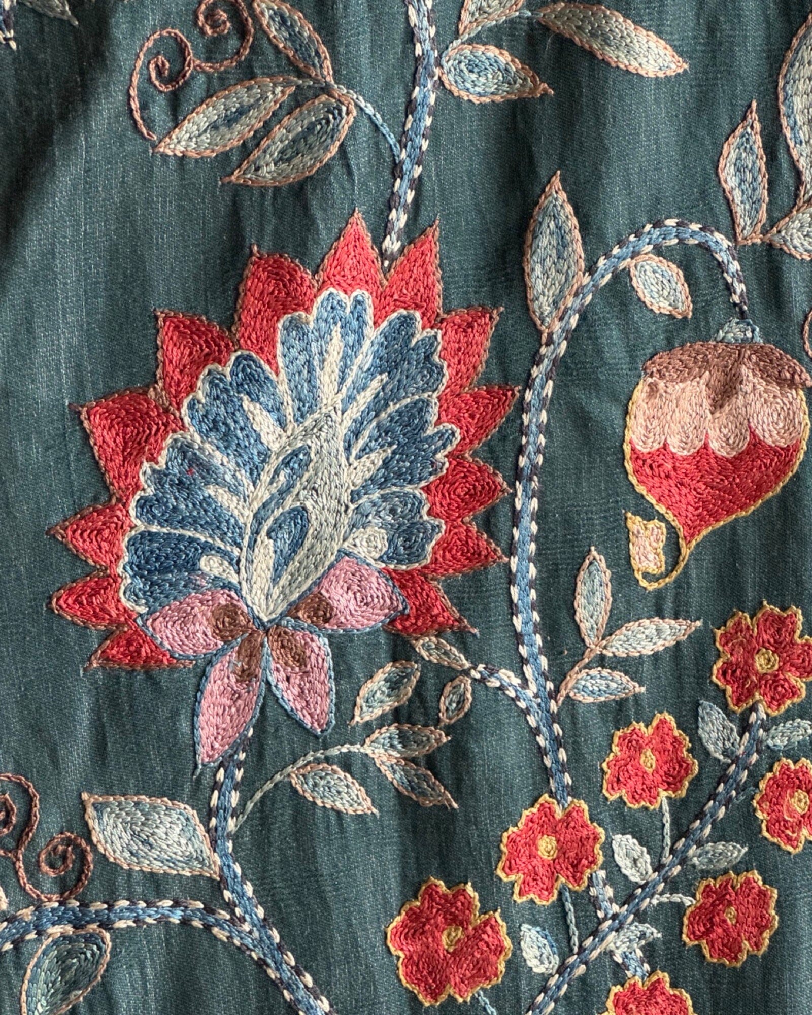 Hand Stitched Suzani (CSSU086524 | ) Suzani Aziz Suzani