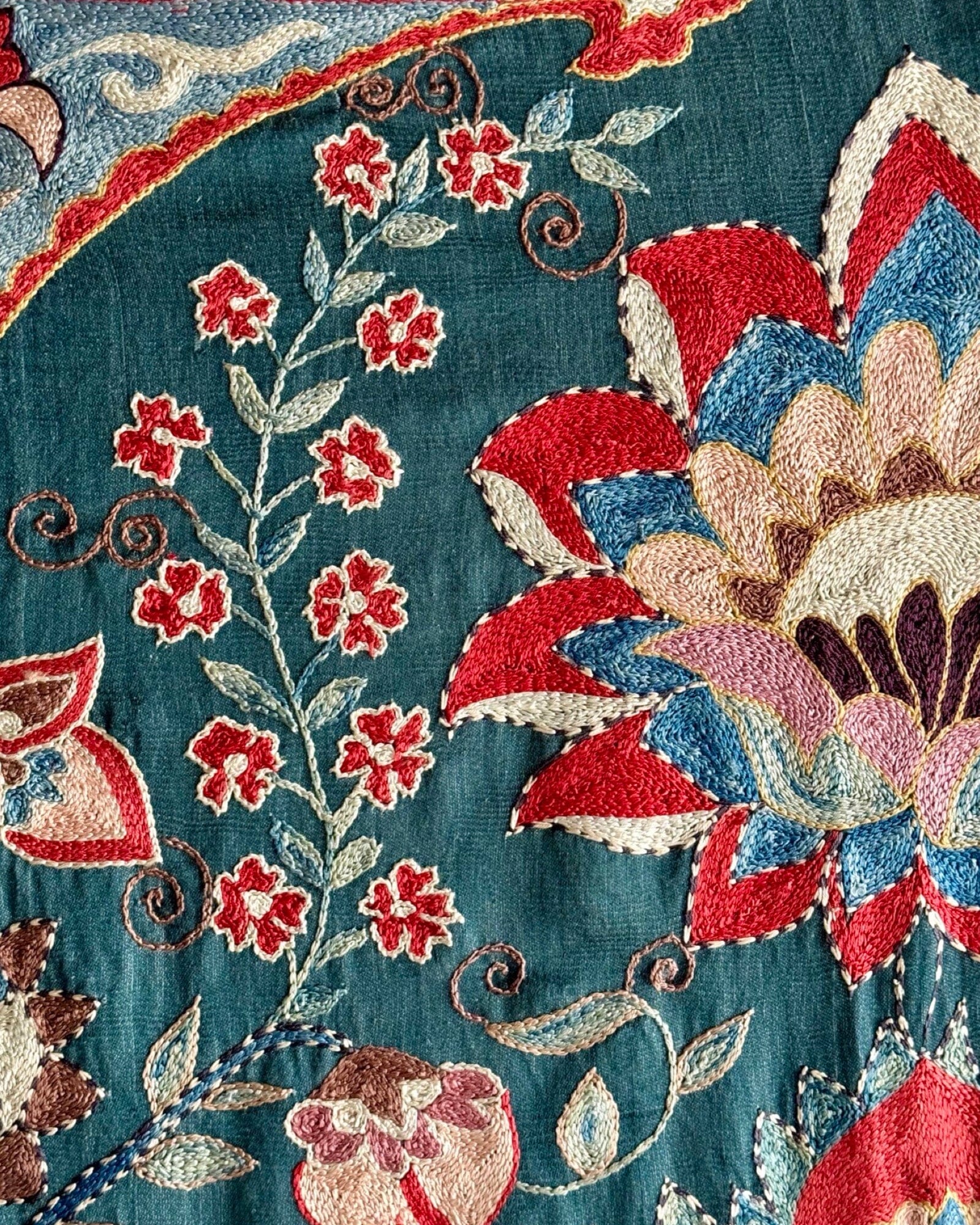 Hand Stitched Suzani (CSSU086524 | ) Suzani Aziz Suzani