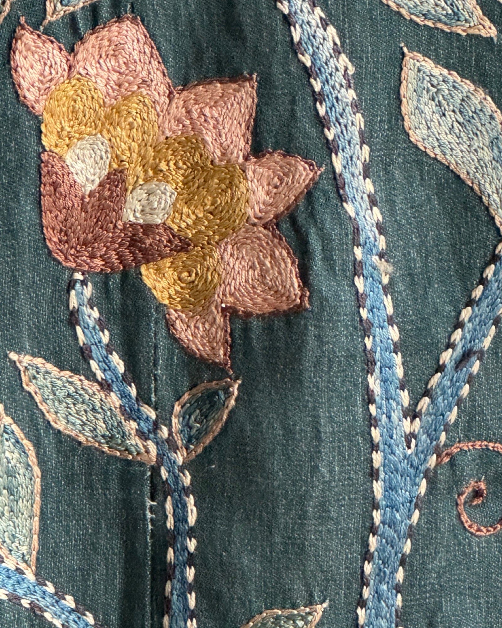 Hand Stitched Suzani (CSSU086524 | ) Suzani Aziz Suzani