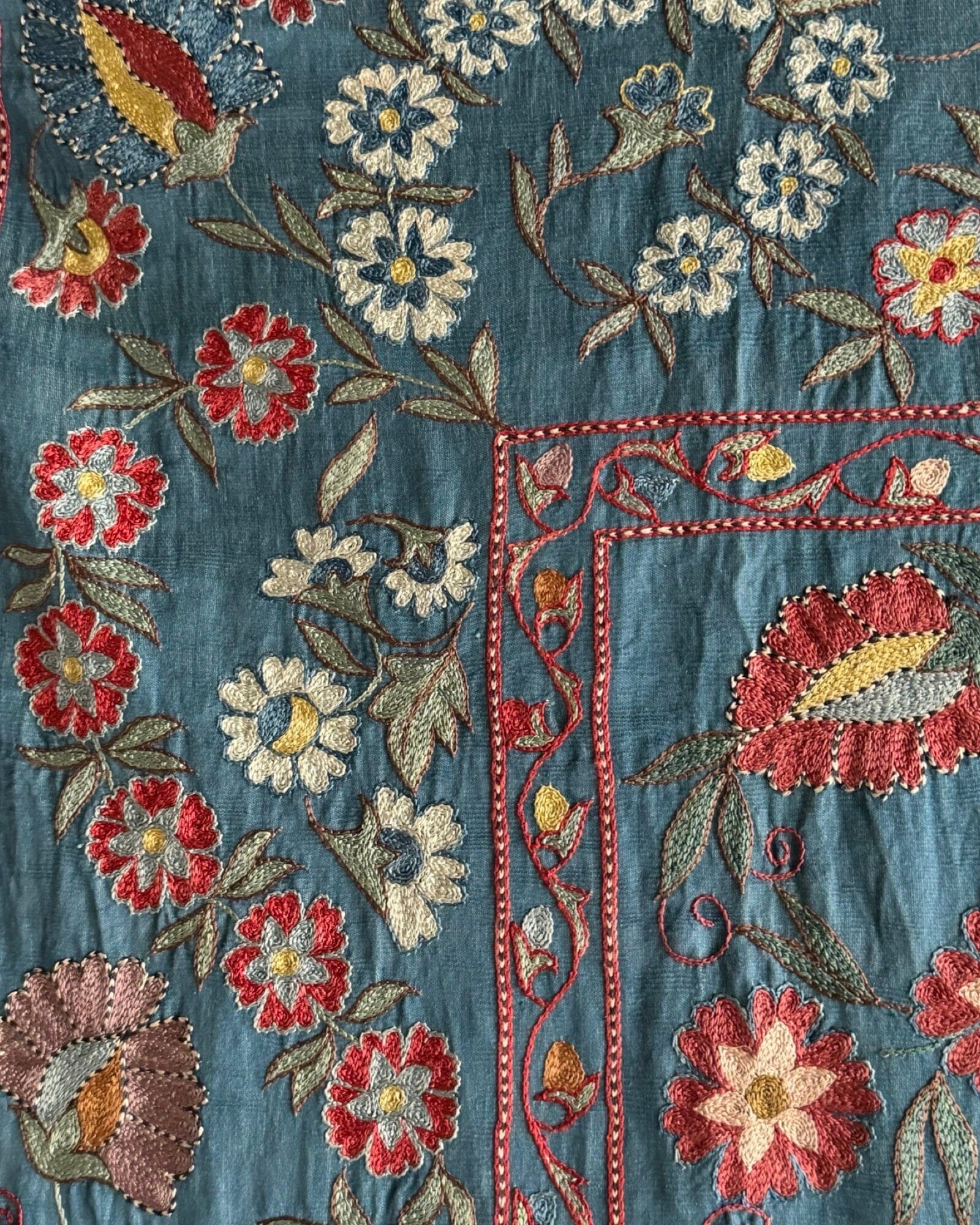 Hand Stitched Suzani (CSSU086824 |64 x 107 ") Suzani Aziz Suzani