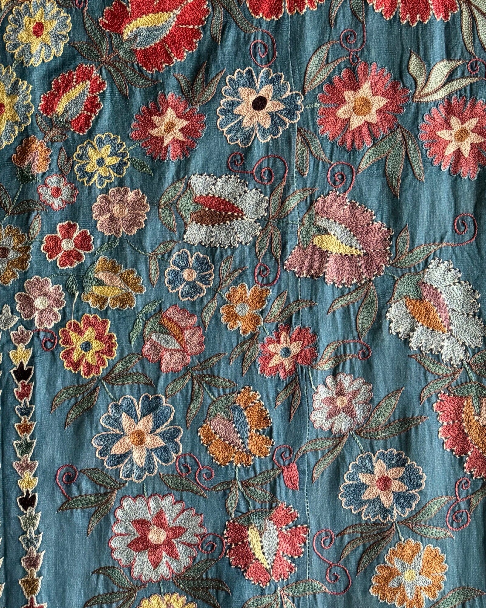 Hand Stitched Suzani (CSSU086824 |64 x 107 ") Suzani Aziz Suzani