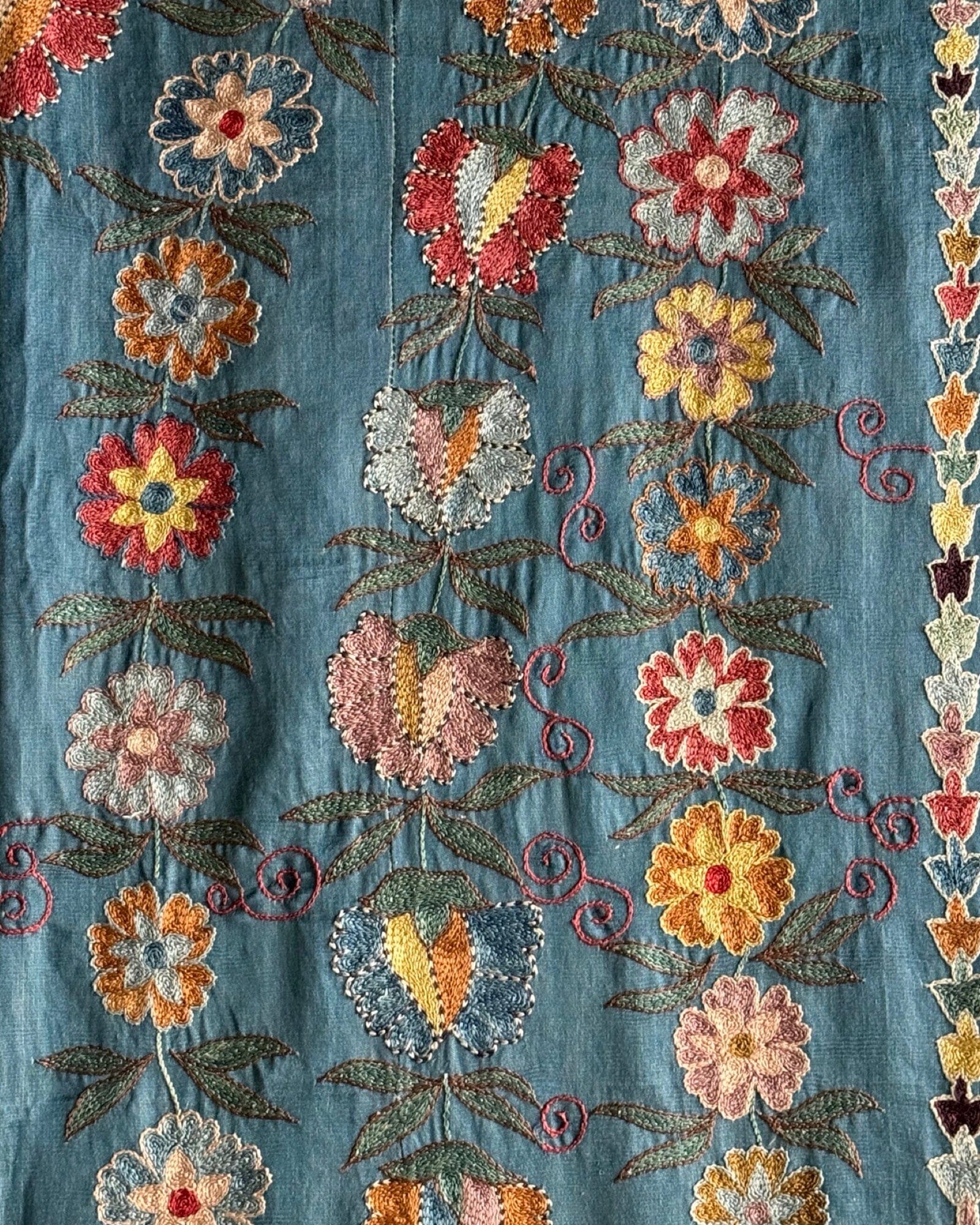 Hand Stitched Suzani (CSSU086824 |64 x 107 ") Suzani Aziz Suzani