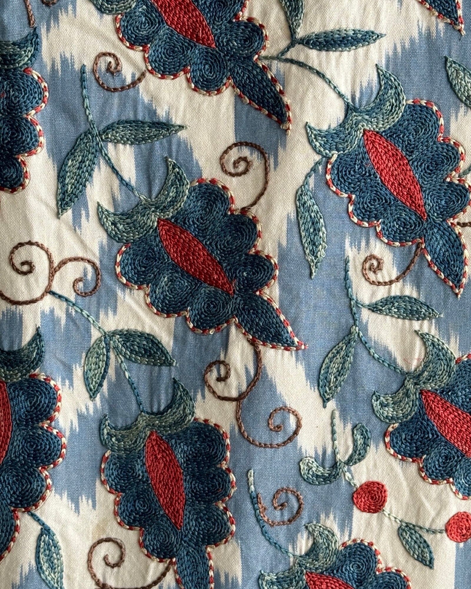 Hand Stitched Suzani (CSSU086924 | ") Suzani Aziz Suzani