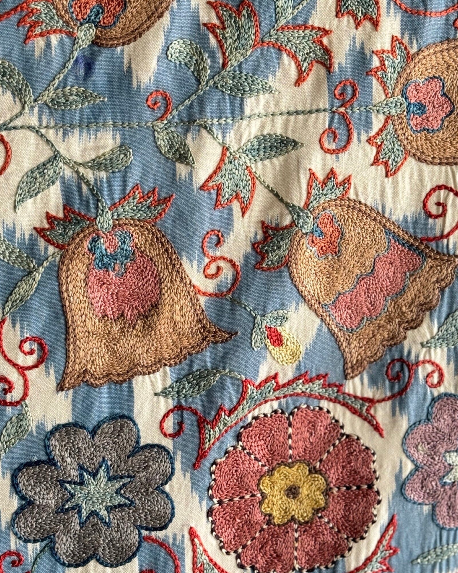 Hand Stitched Suzani (CSSU086924 | ") Suzani Aziz Suzani