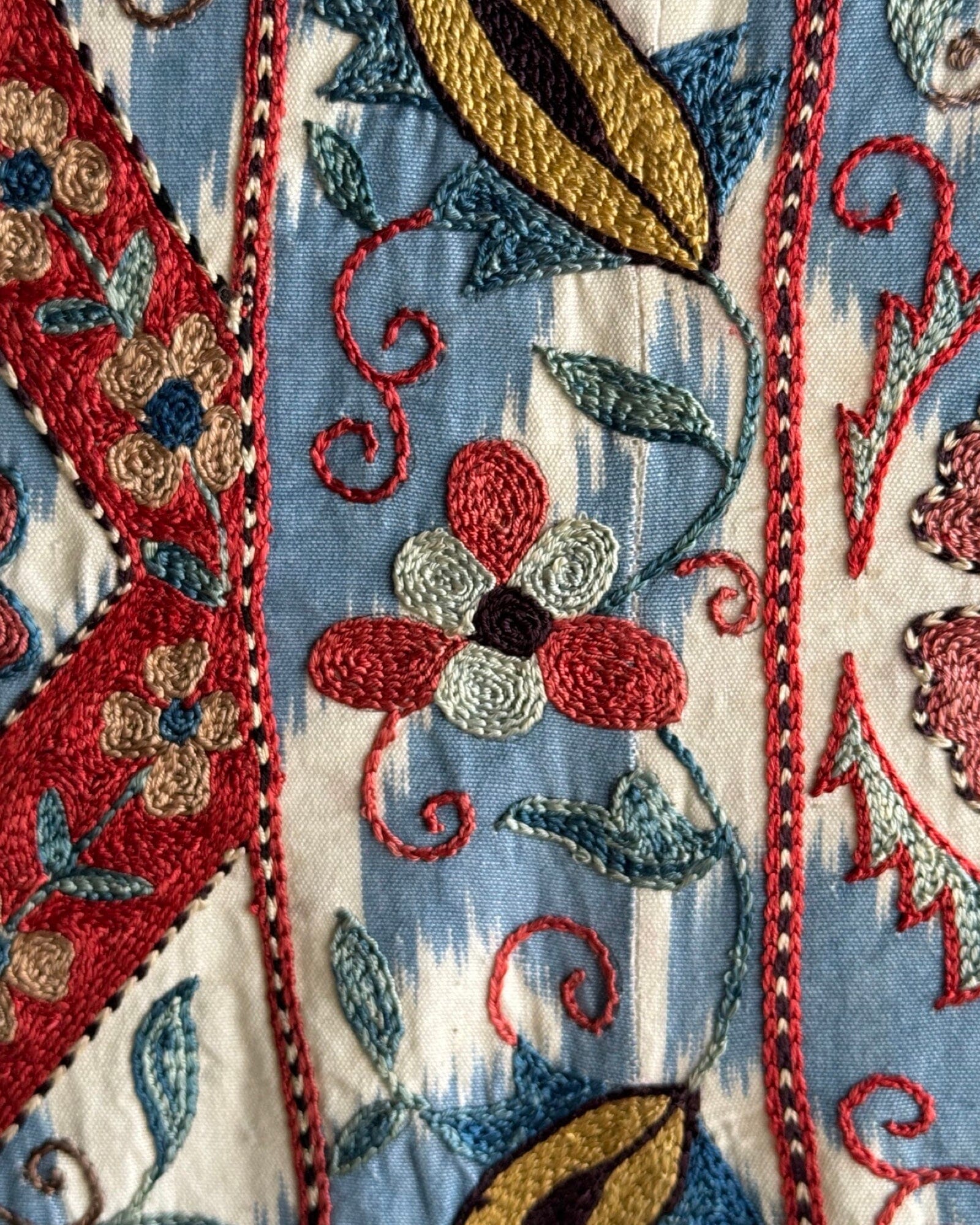 Hand Stitched Suzani (CSSU086924 | ") Suzani Aziz Suzani