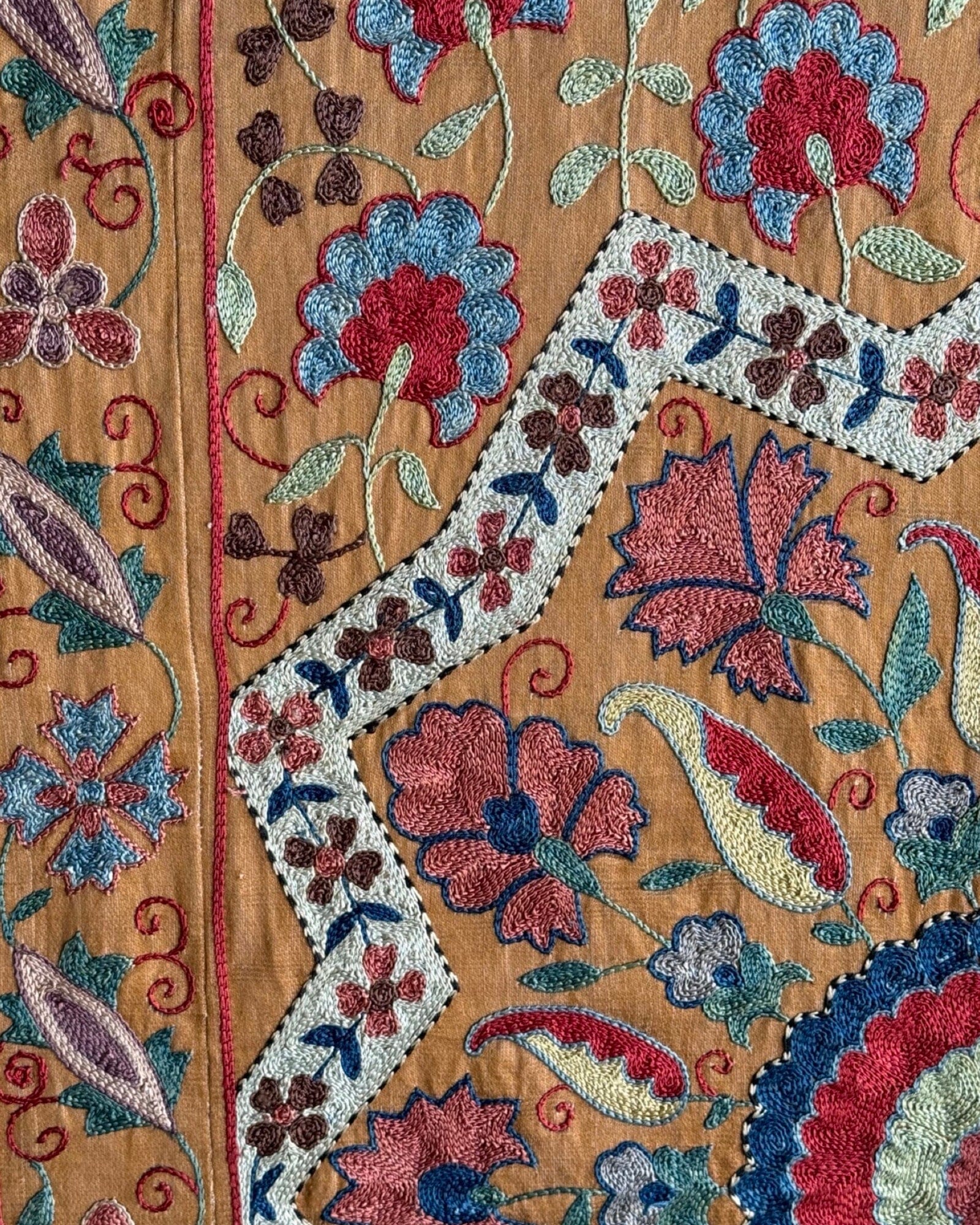 Hand Stitched Suzani (CSSU088024 | ") Suzani Aziz Suzani