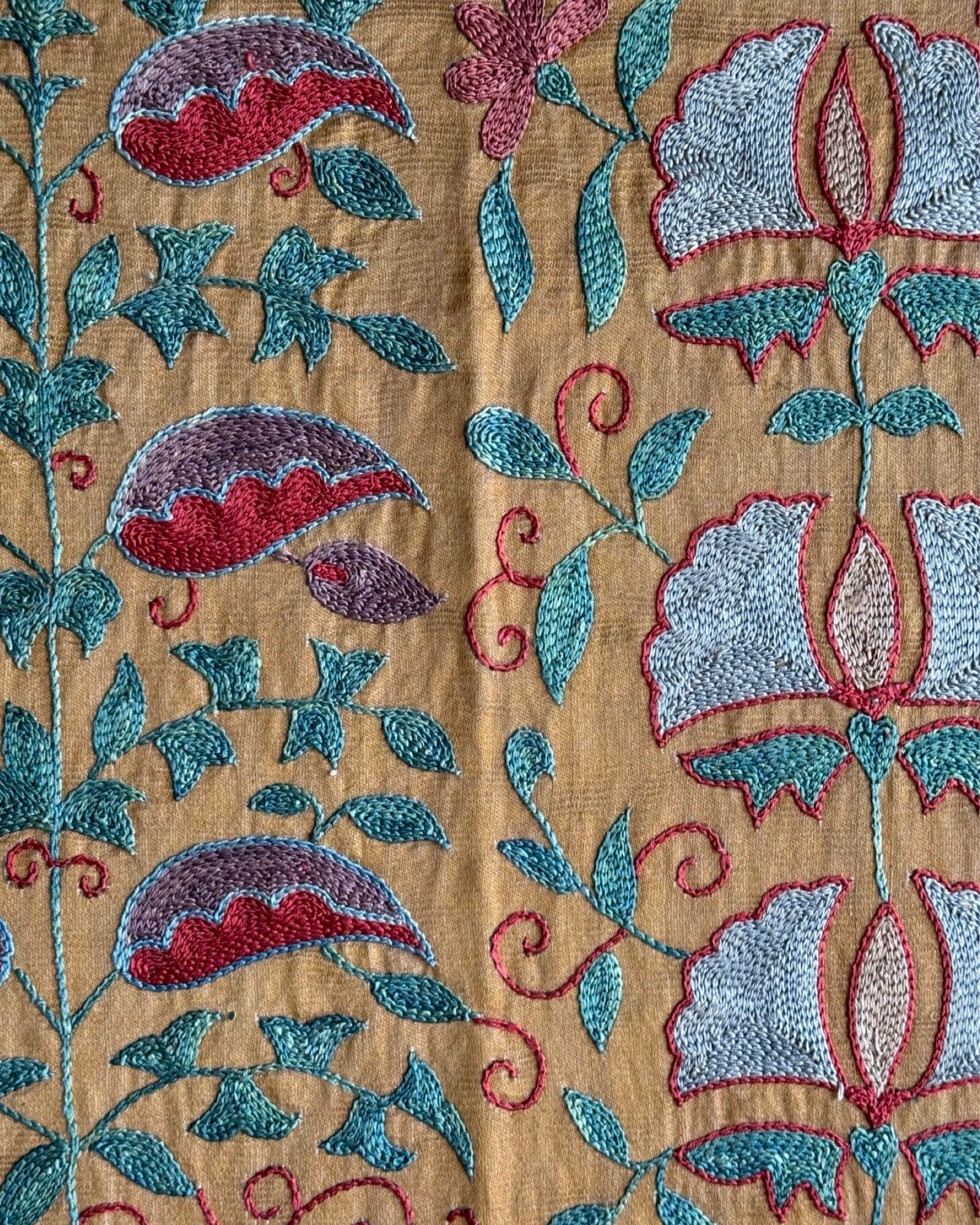 Hand Stitched Suzani (CSSU088024 | ") Suzani Aziz Suzani