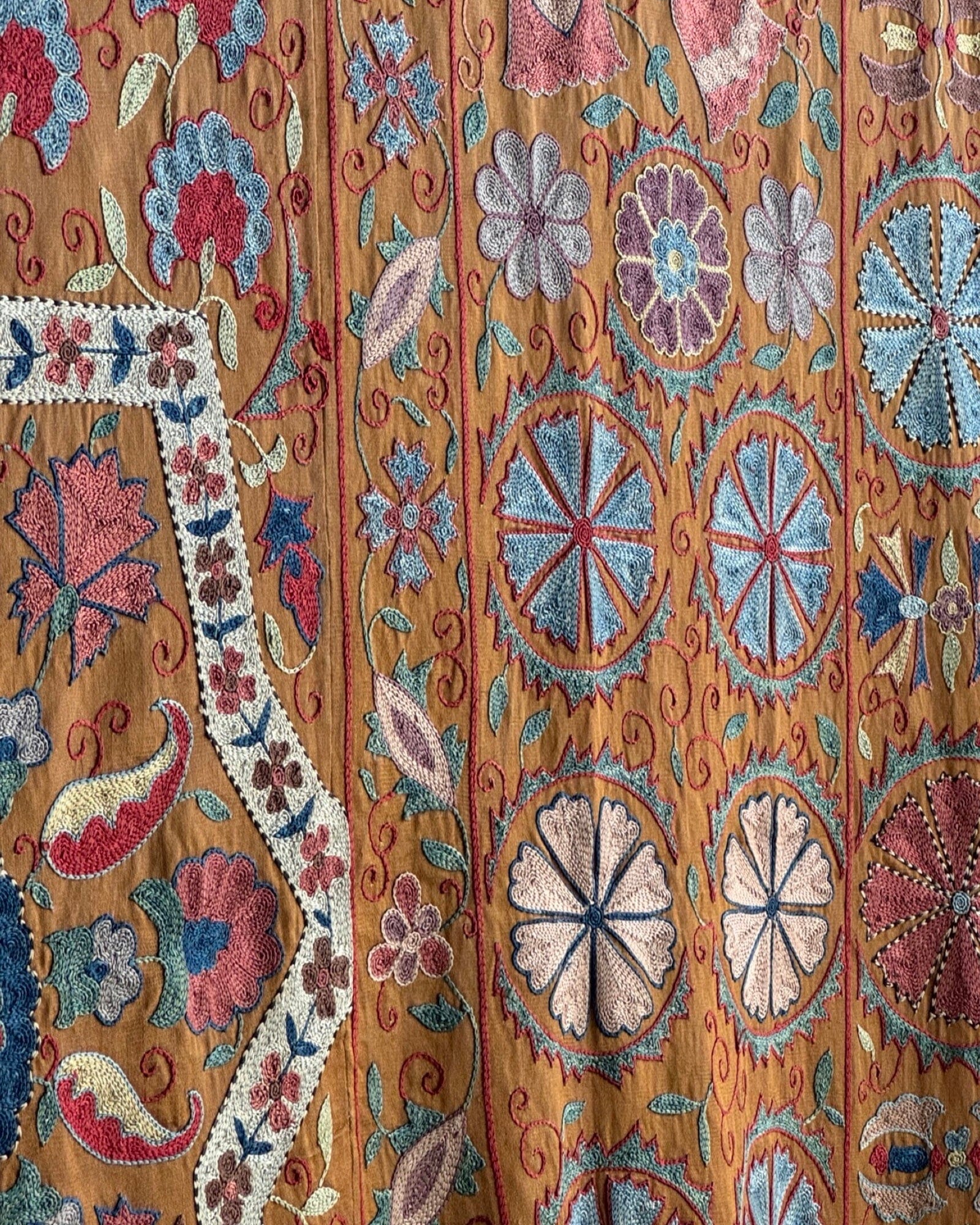 Hand Stitched Suzani (CSSU088024 | ") Suzani Aziz Suzani