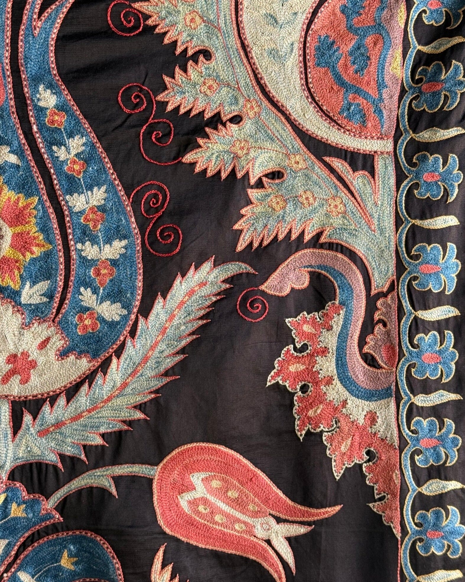 Hand Stitched Suzani (CSSU42525 | 42 x 61") Suzani Aziz Suzani