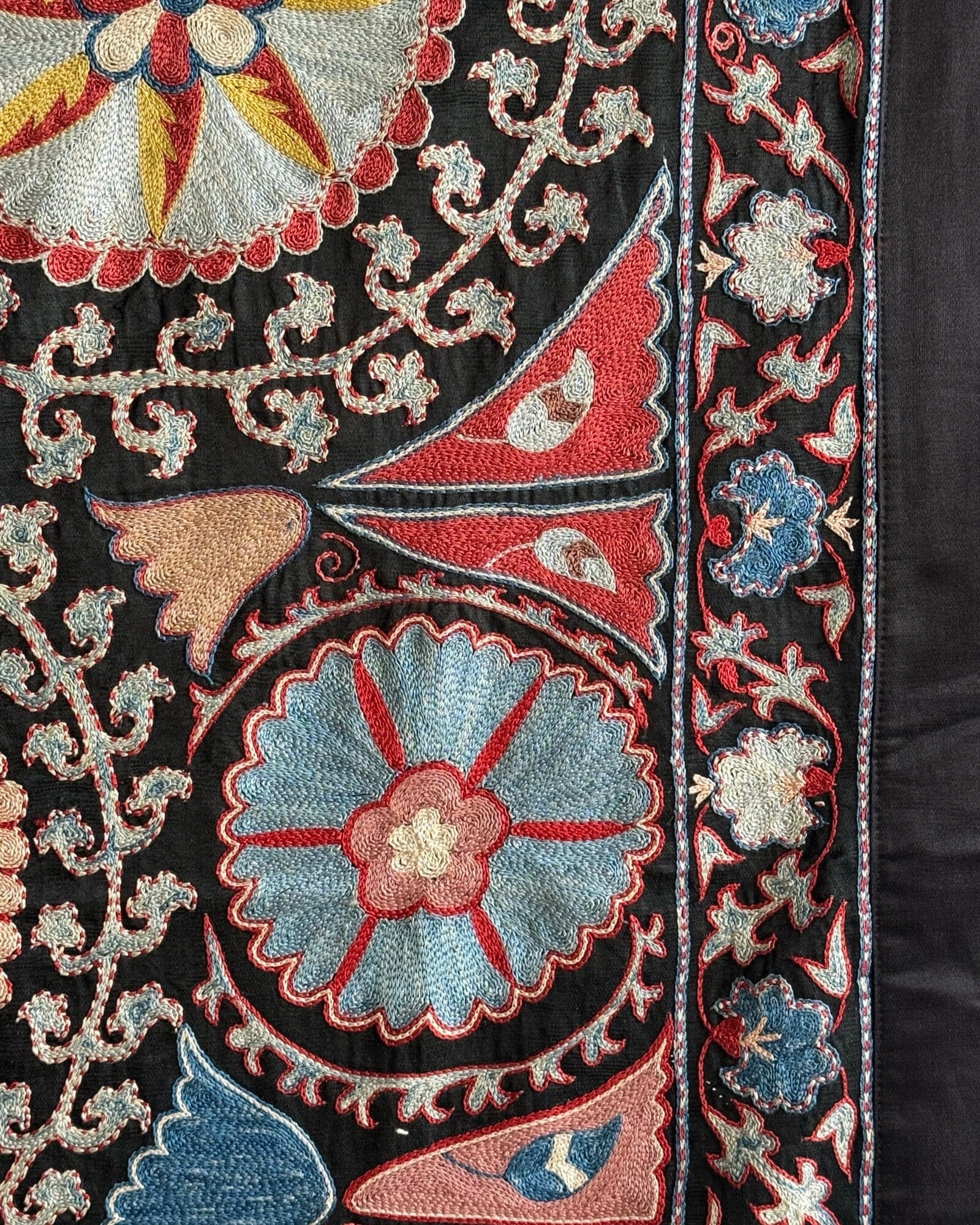 Hand Stitched Suzani (CSSU42925 | 44 x 59") Suzani Aziz Suzani