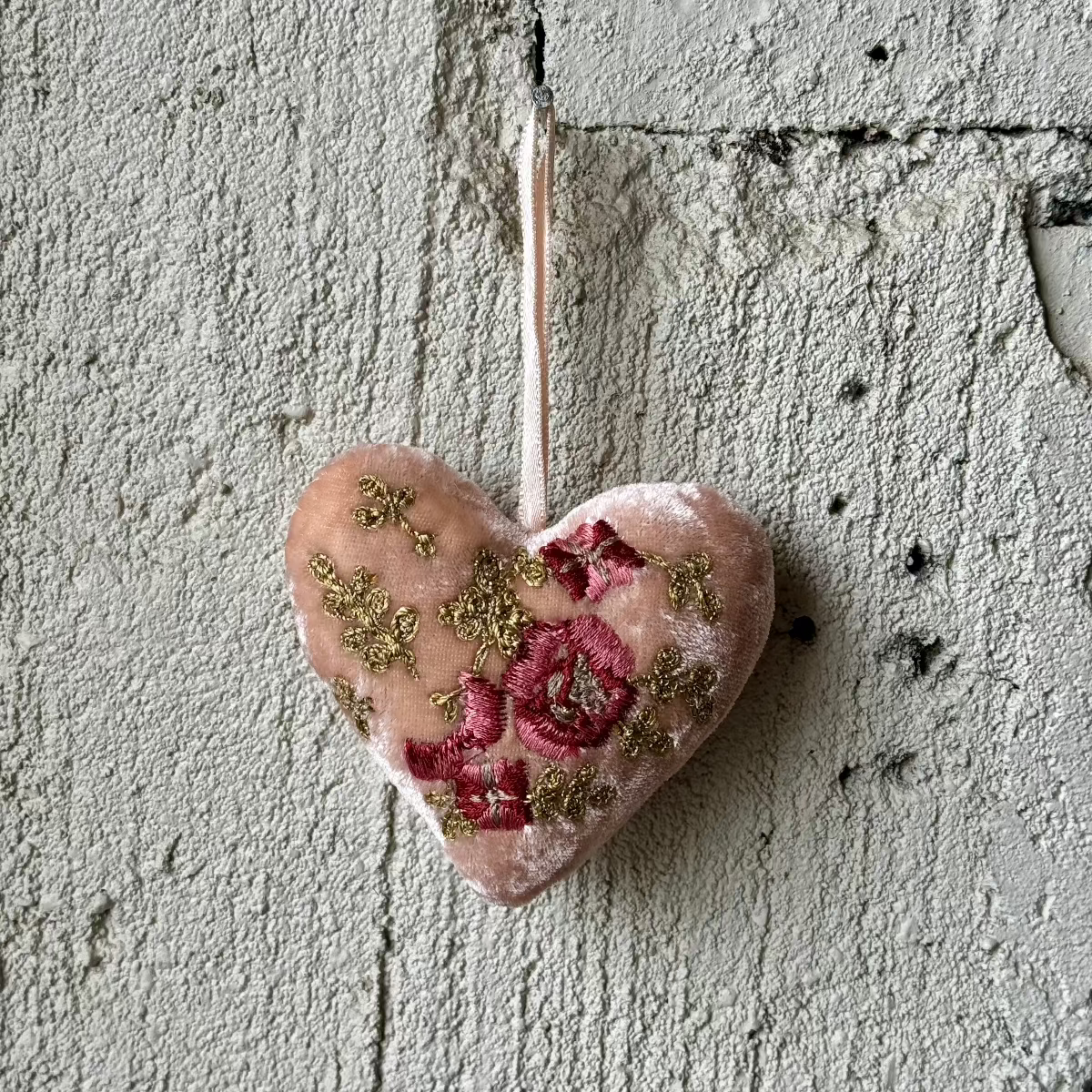 Hand Embroidered Silk Velvet Heart Ornaments Ornament Anke Drechsel D 