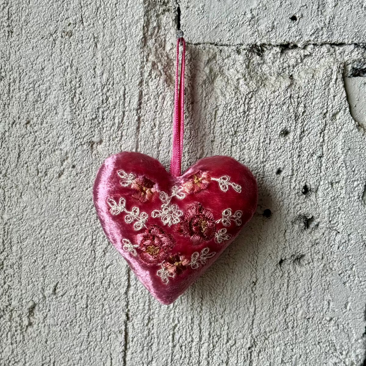 Hand Embroidered Silk Velvet Heart Ornaments Ornament Anke Drechsel E 