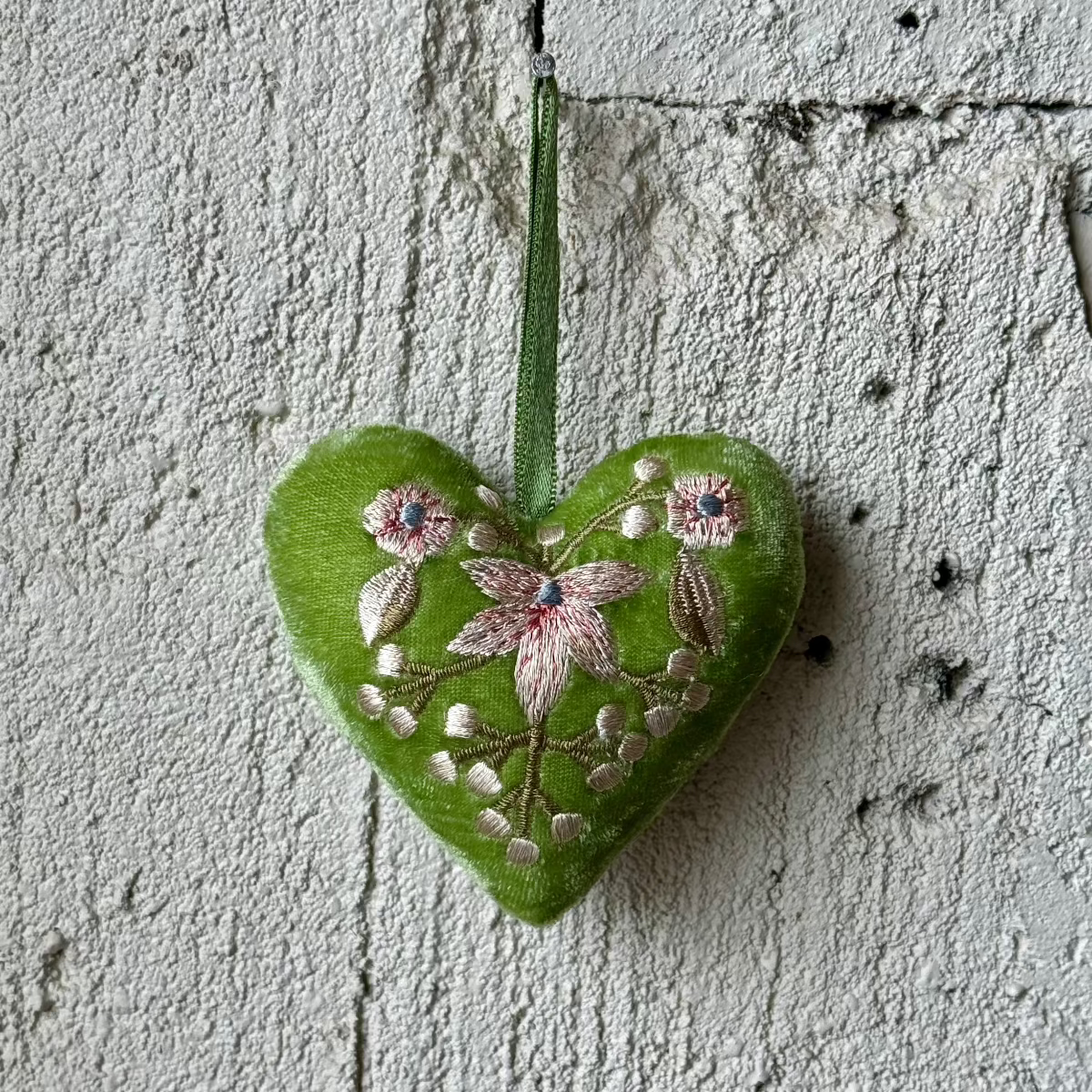 Hand Embroidered Silk Velvet Heart Ornaments Ornament Anke Drechsel F 