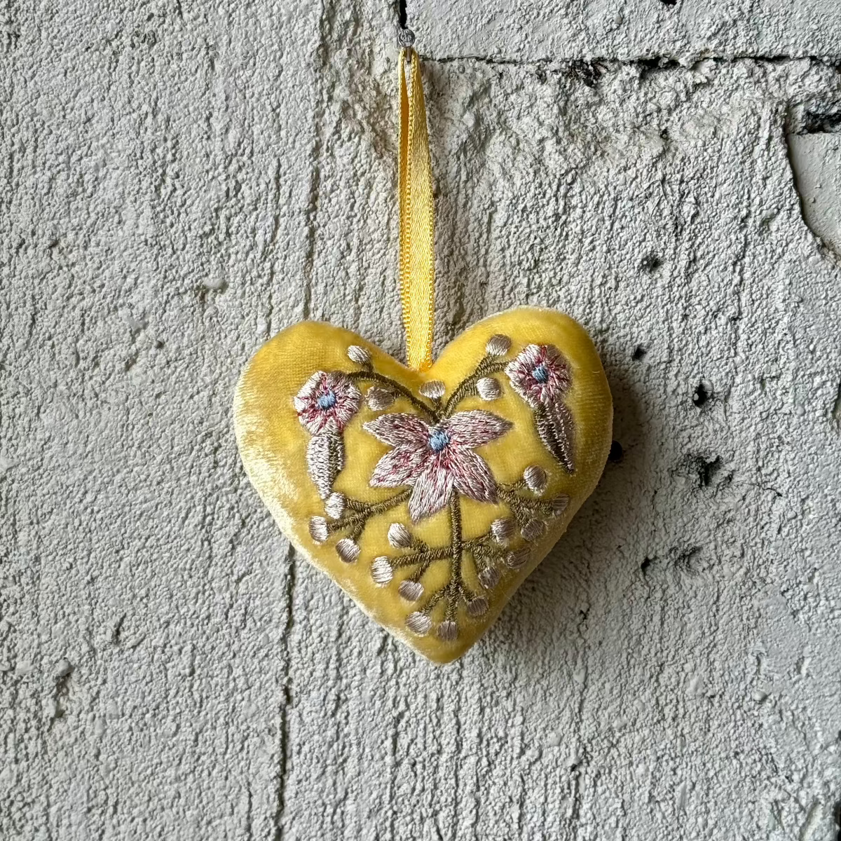 Hand Embroidered Silk Velvet Heart Ornaments Ornament Anke Drechsel G 