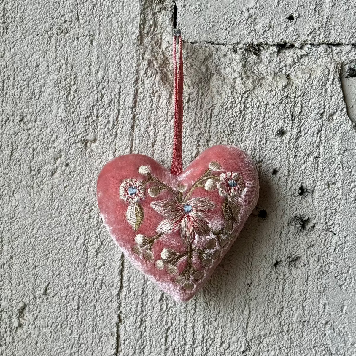 Hand Embroidered Silk Velvet Heart Ornaments Ornament Anke Drechsel H 