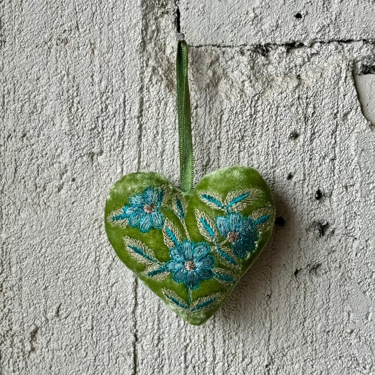 Hand Embroidered Silk Velvet Heart Ornaments Ornament Anke Drechsel K 