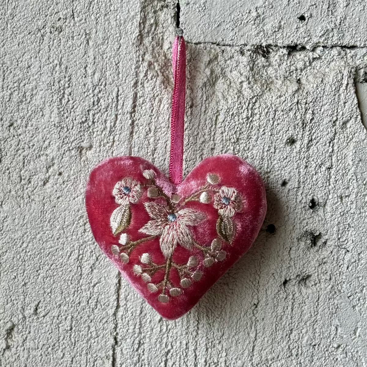 Hand Embroidered Silk Velvet Heart Ornaments Ornament Anke Drechsel M 