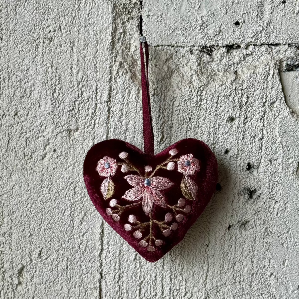 Hand Embroidered Silk Velvet Heart Ornaments Ornament Anke Drechsel O 