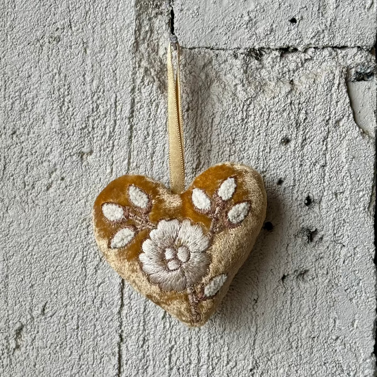 Hand Embroidered Silk Velvet Heart Ornaments Ornament Anke Drechsel P 