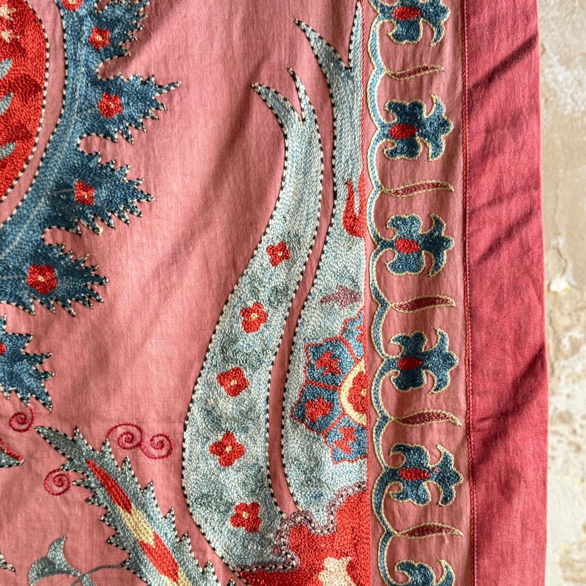 Hand Stitched Suzani (CSSU010124 | 44 x 64