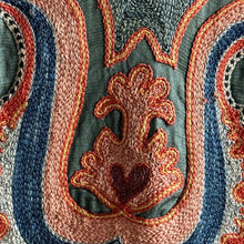 Hand Stitched Suzani (CSSU011024 | 64x88
