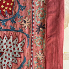 Hand Stitched Suzani (CSSU013124 | 84 x 110