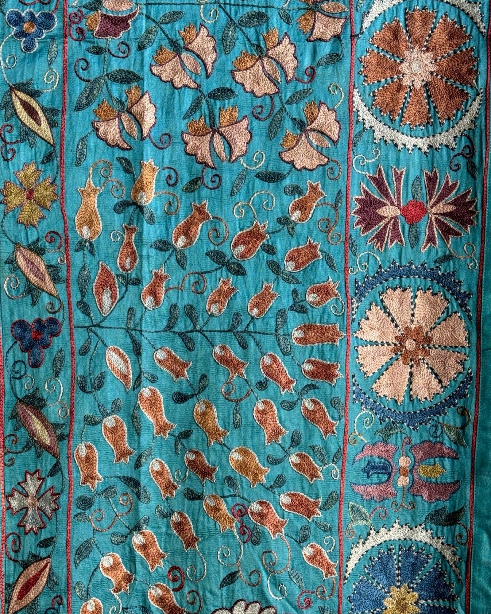 Hand Stitched Suzani (CSSU086024 | 60 x 92") Suzani Aziz Suzani 