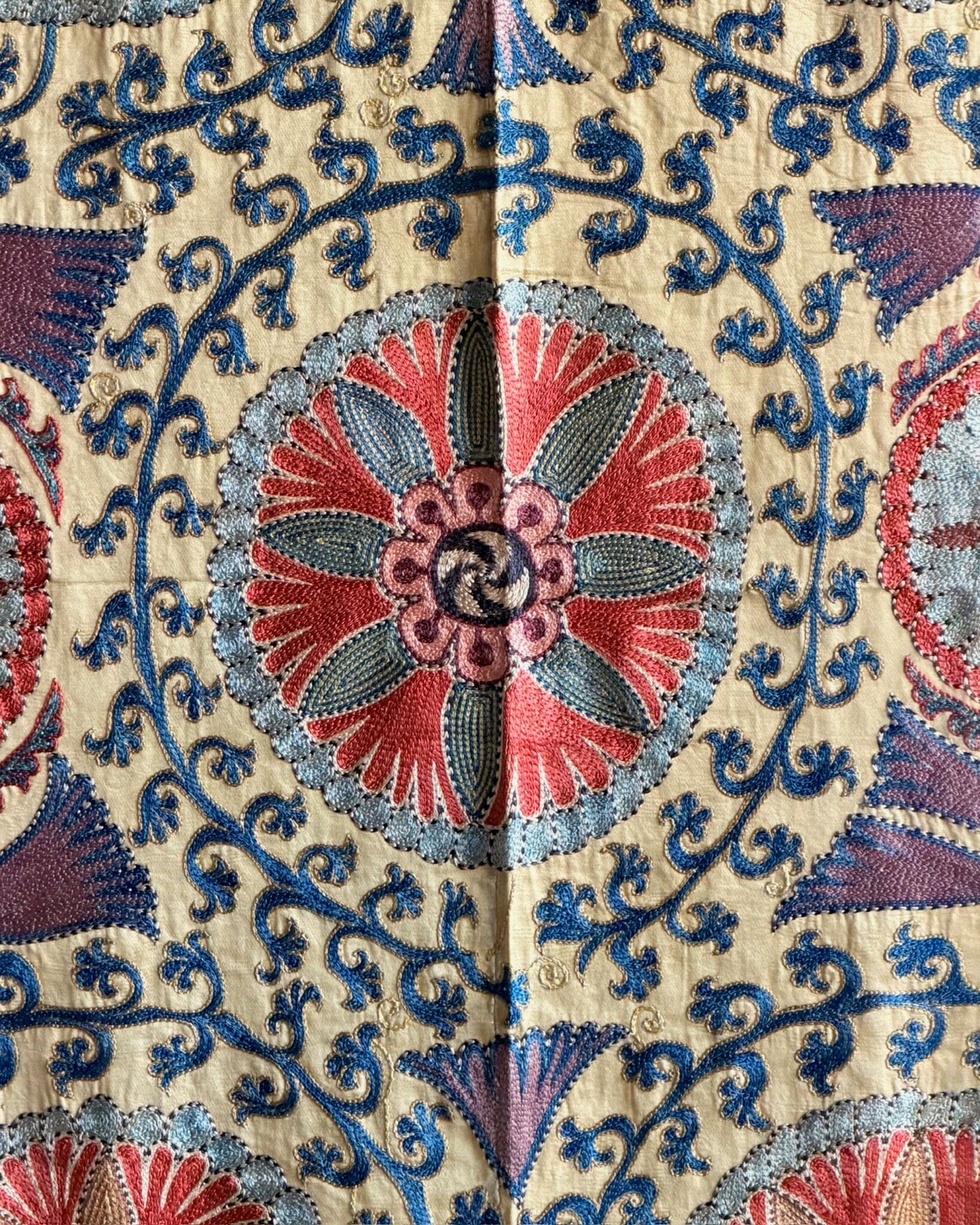 Hand Stitched Suzani (CSSU610126 | 43 x 60.5") Suzani Aziz Suzani 