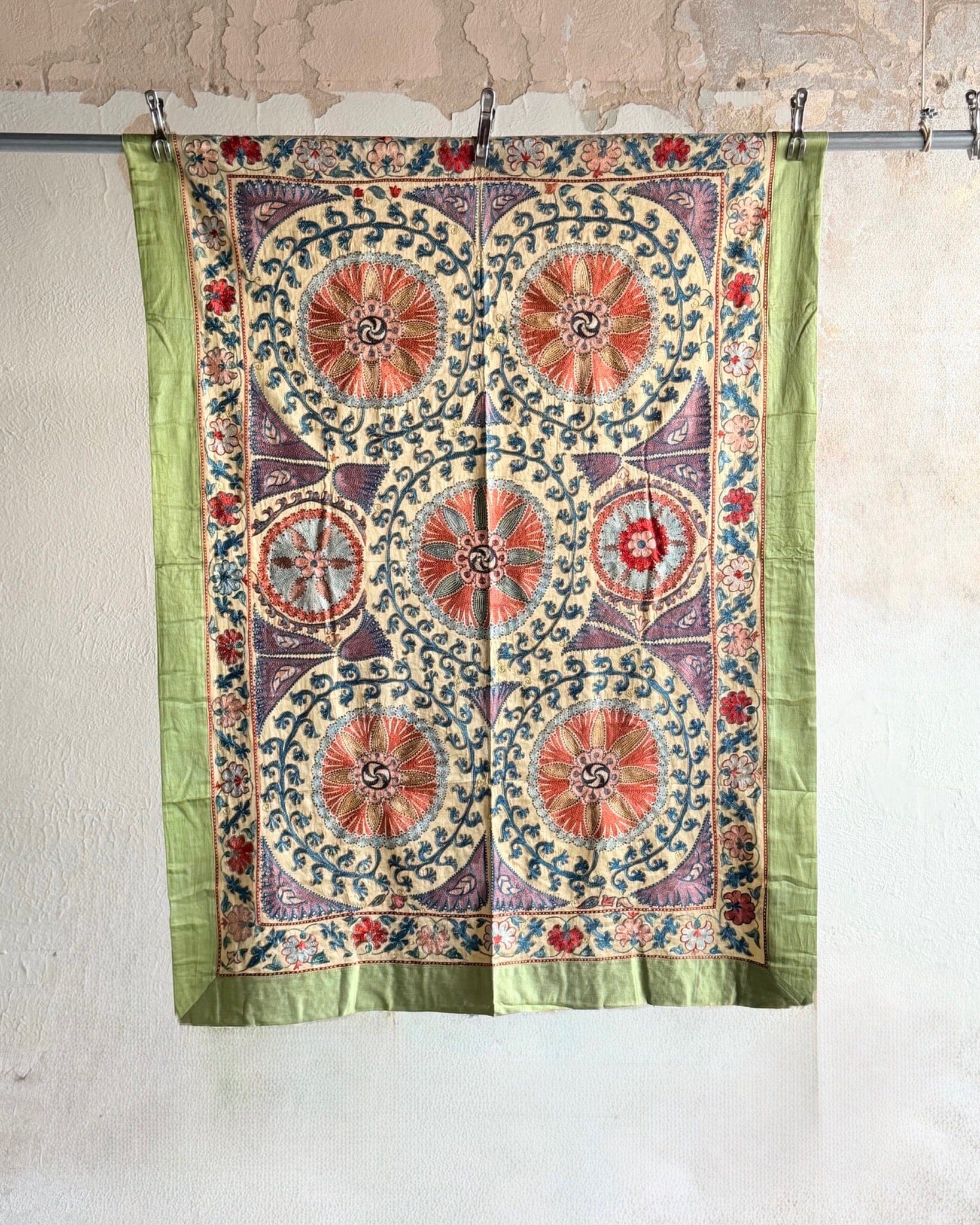 Hand Stitched Suzani (CSSU610126 | 43 x 60.5") Suzani Aziz Suzani 