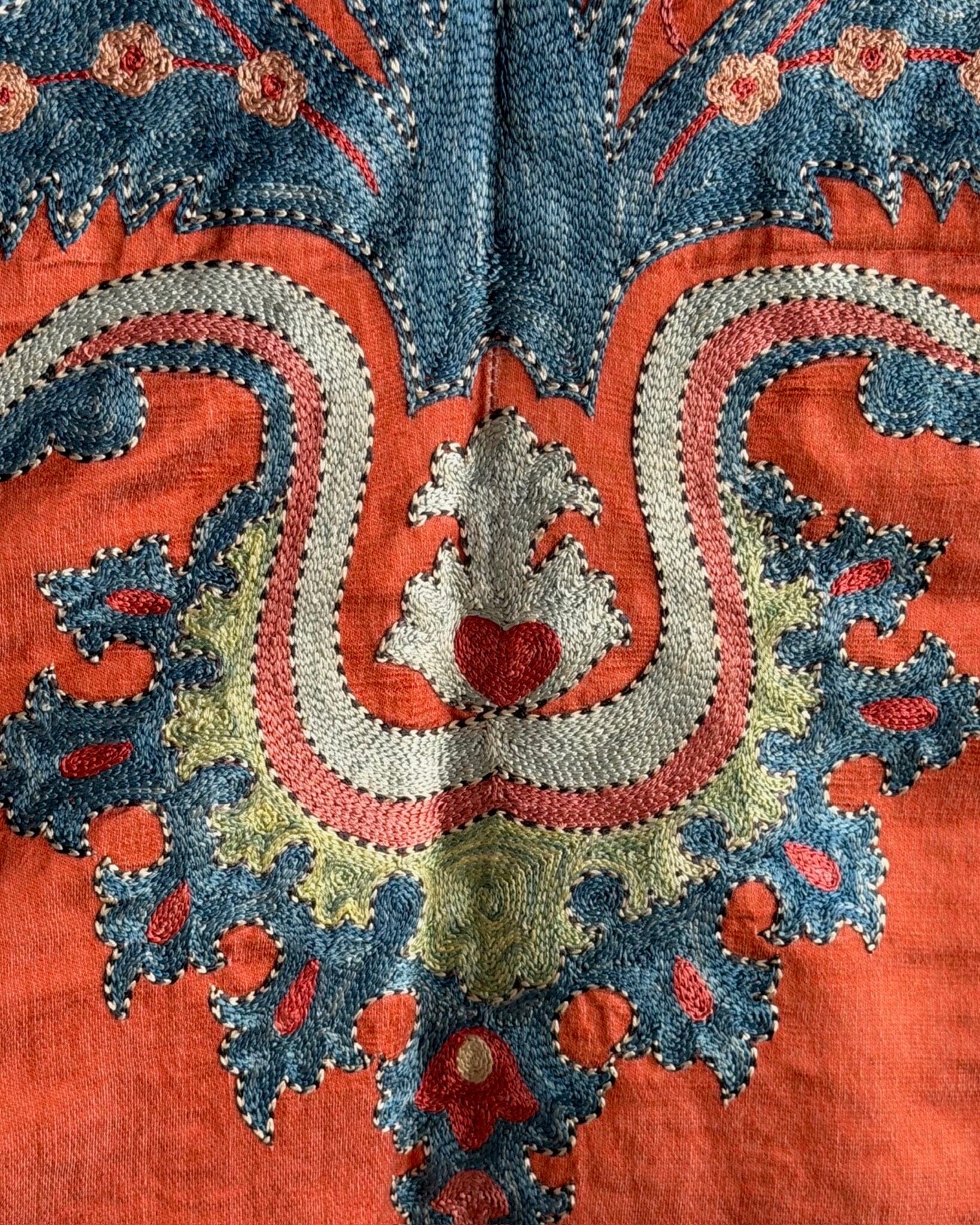 Hand Stitched Suzani (CSSU610526 | 40 x 62") Suzani Aziz Suzani 
