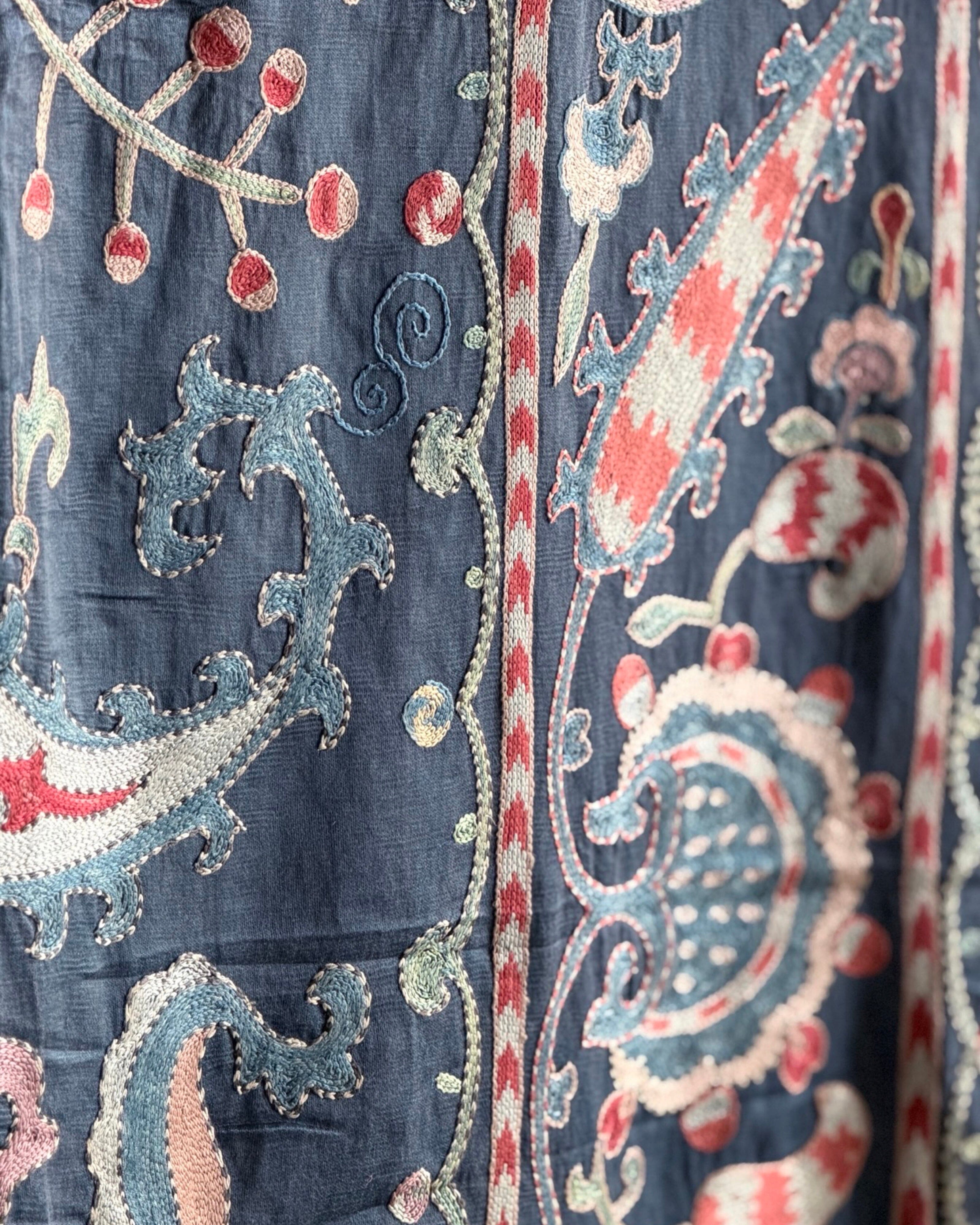 Hand Stitched Suzani (CSSU611226 | 84 x 105" ) Suzani Aziz Suzani 