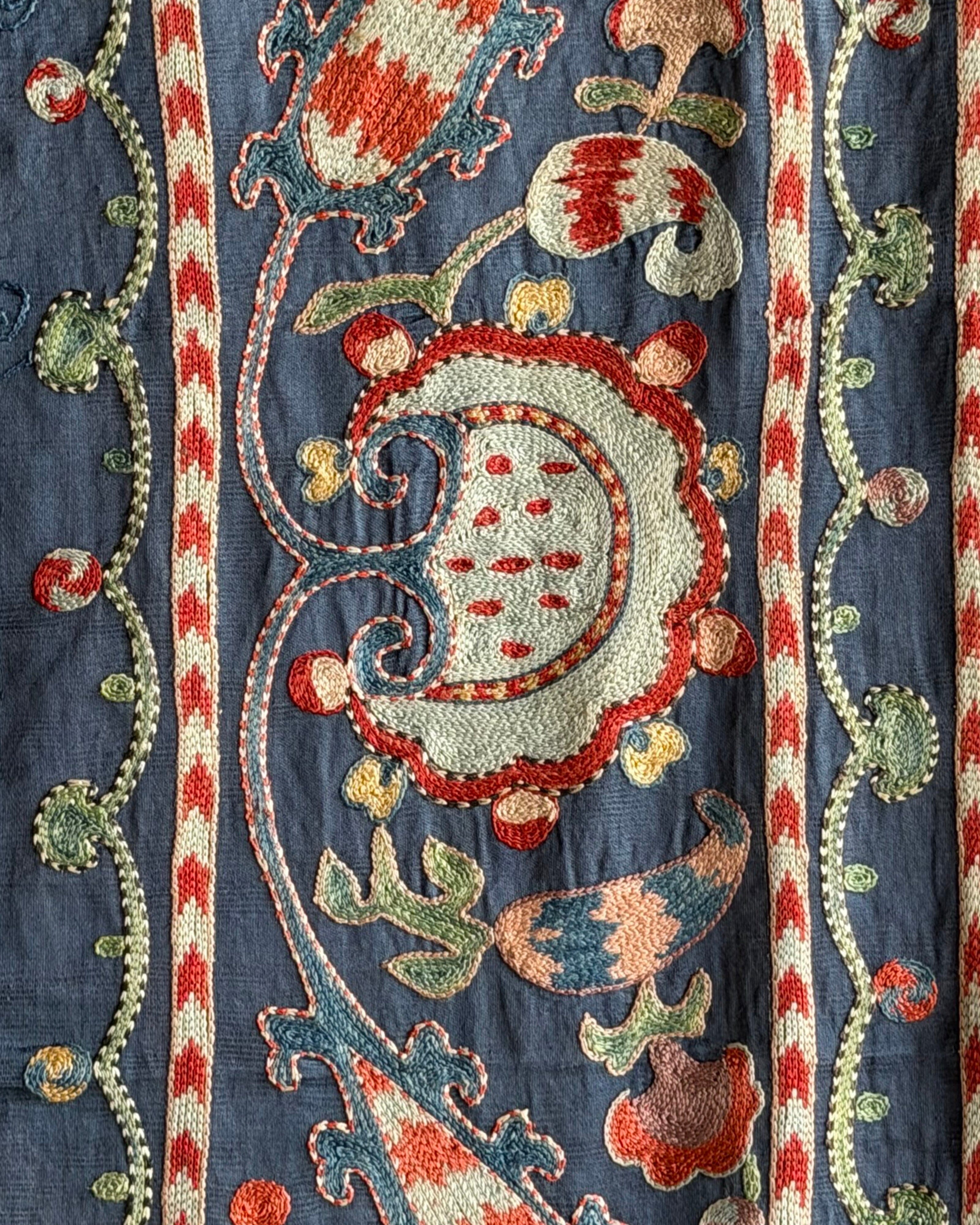 Hand Stitched Suzani (CSSU611226 | 84 x 105" ) Suzani Aziz Suzani 