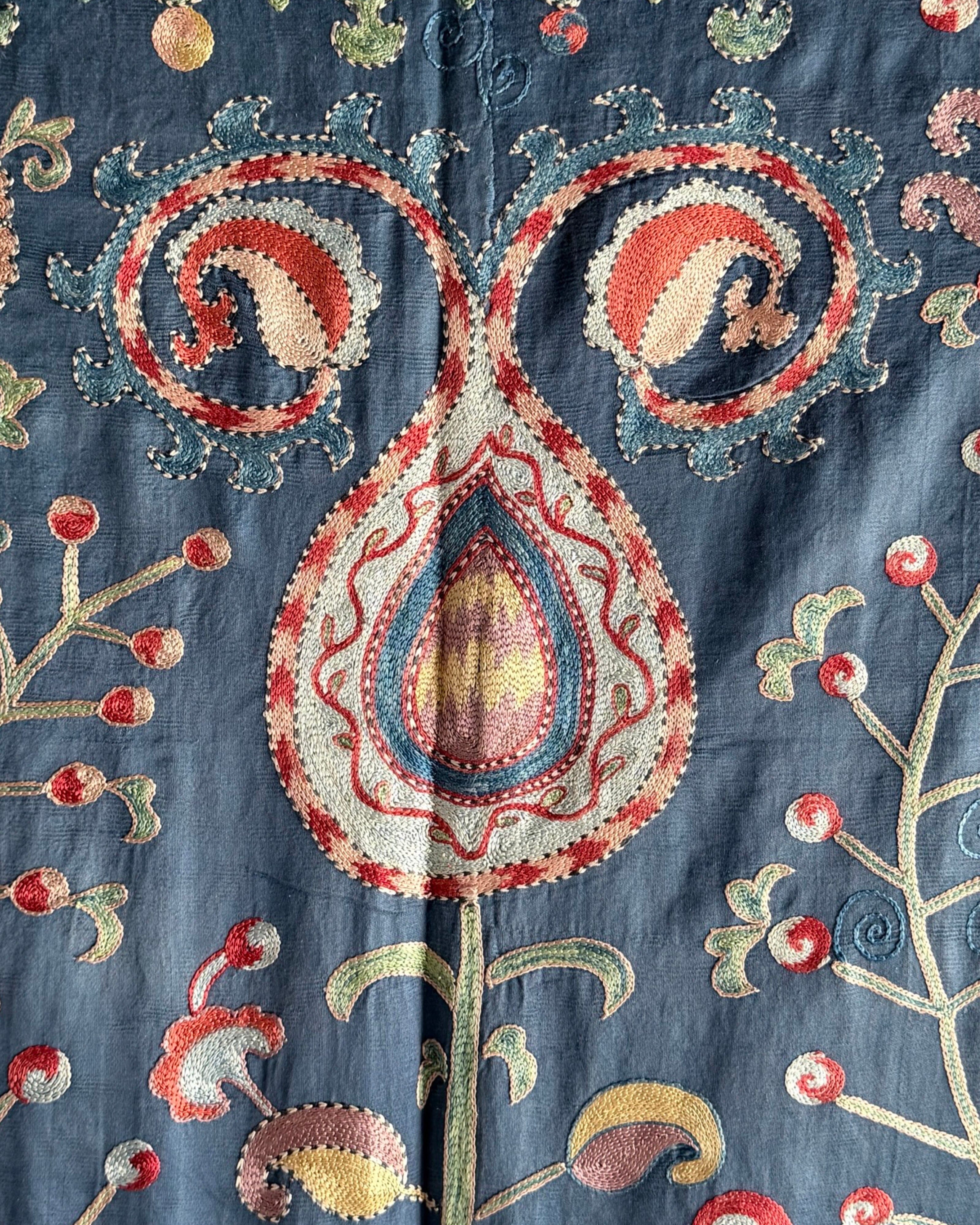 Hand Stitched Suzani (CSSU611226 | 84 x 105" ) Suzani Aziz Suzani 