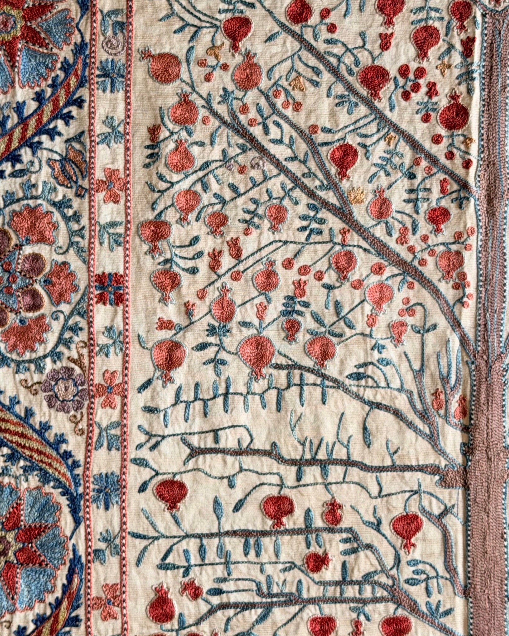 Hand Stitched Suzani (CSSU65726 | 43 x 59" ) Suzani Aziz Suzani 