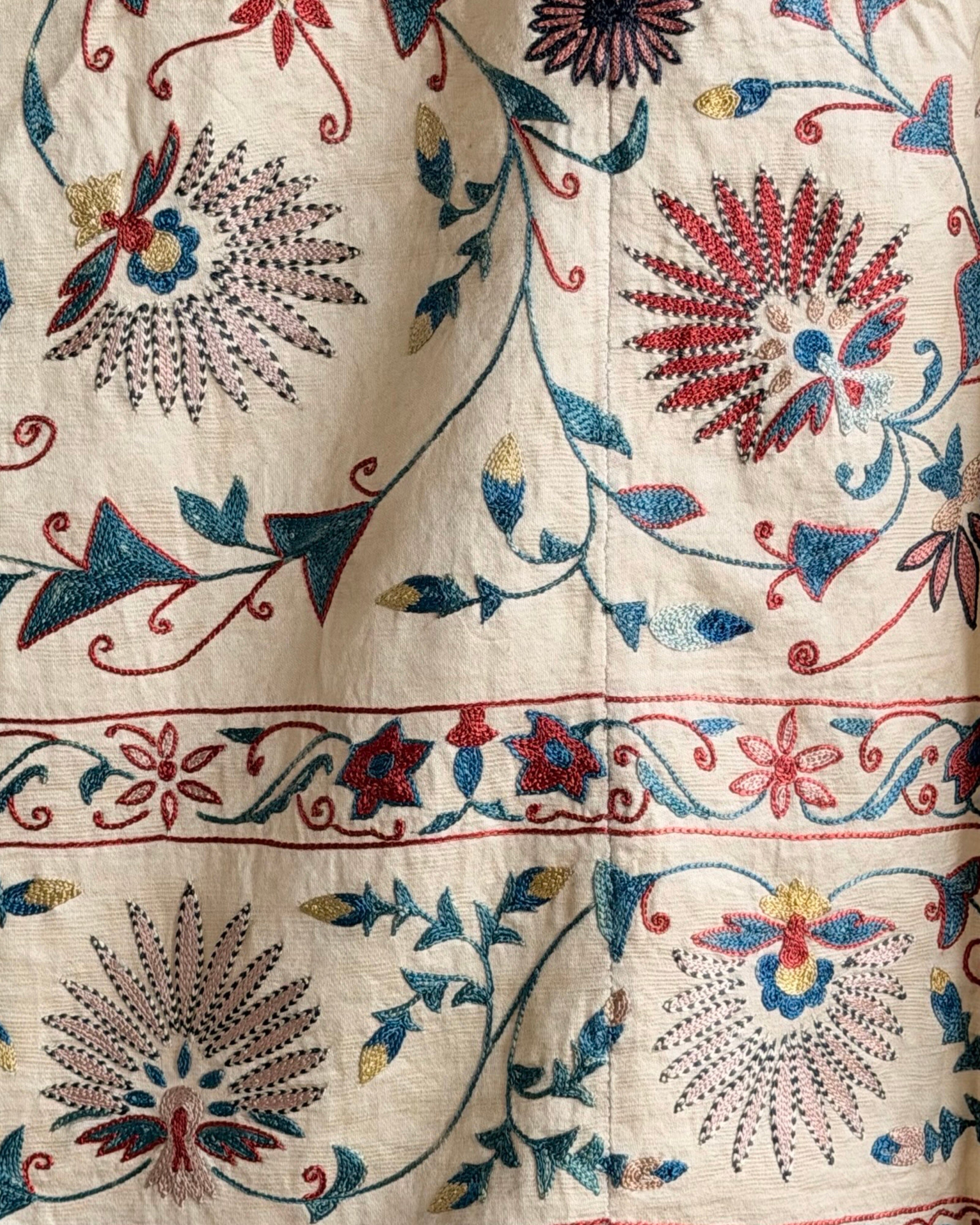 Hand Stitched Suzani (CSSU66726 | 63 x 99 ") Suzani Aziz Suzani 