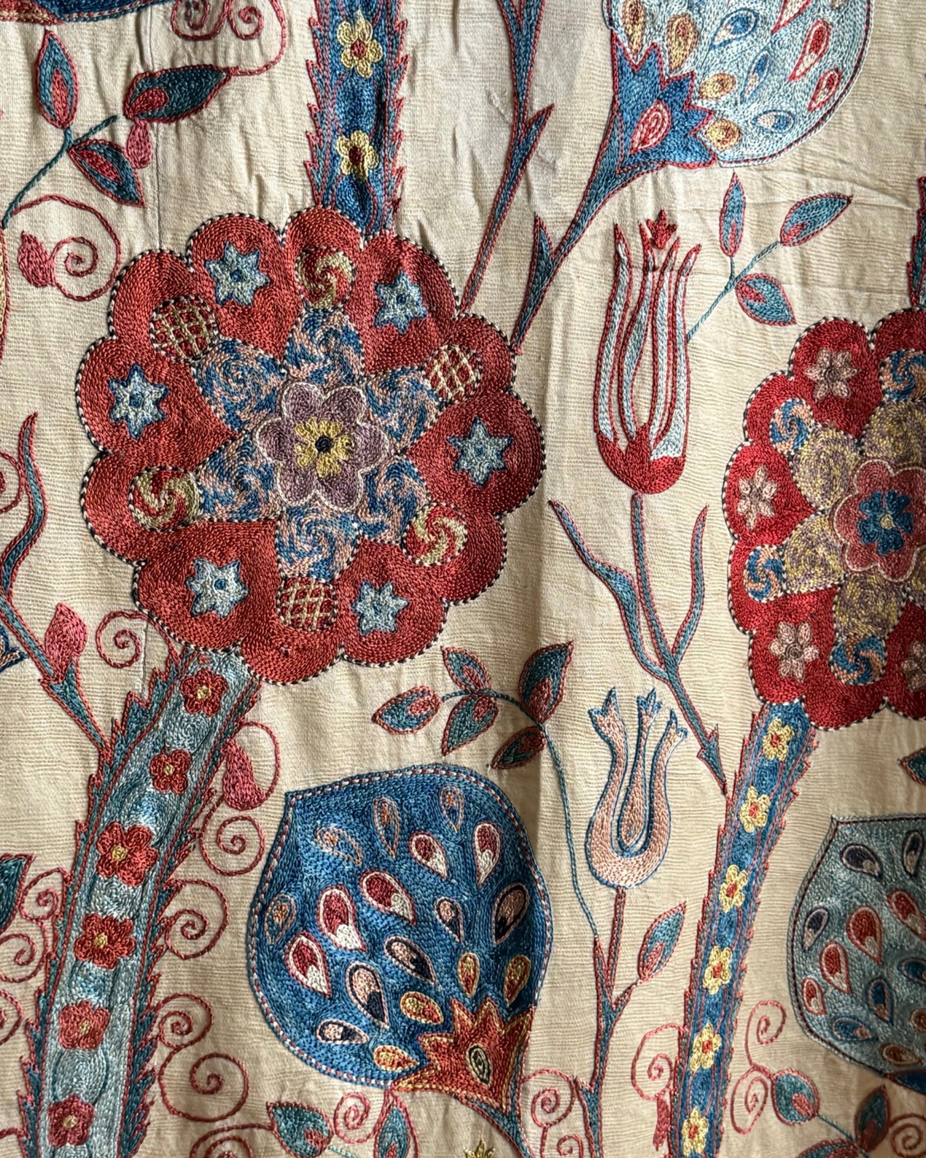 Hand Stitched Suzani (CSSU67326 | 68 x 102" ) Suzani Aziz Suzani 