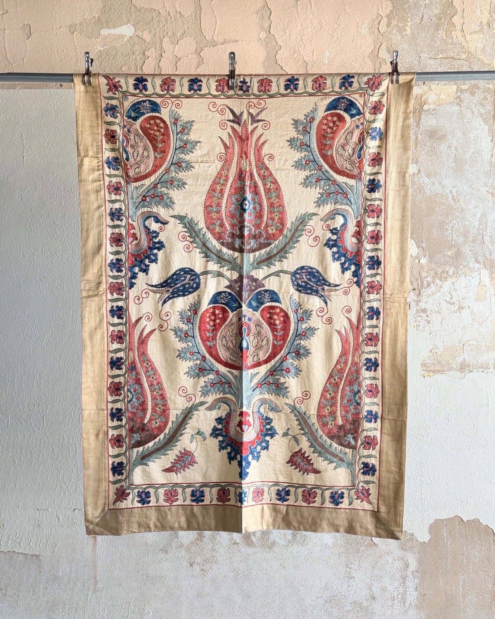 Hand Stitched Suzani (CSSU68526 | 43.5 x 64 ) Suzani Aziz Suzani 