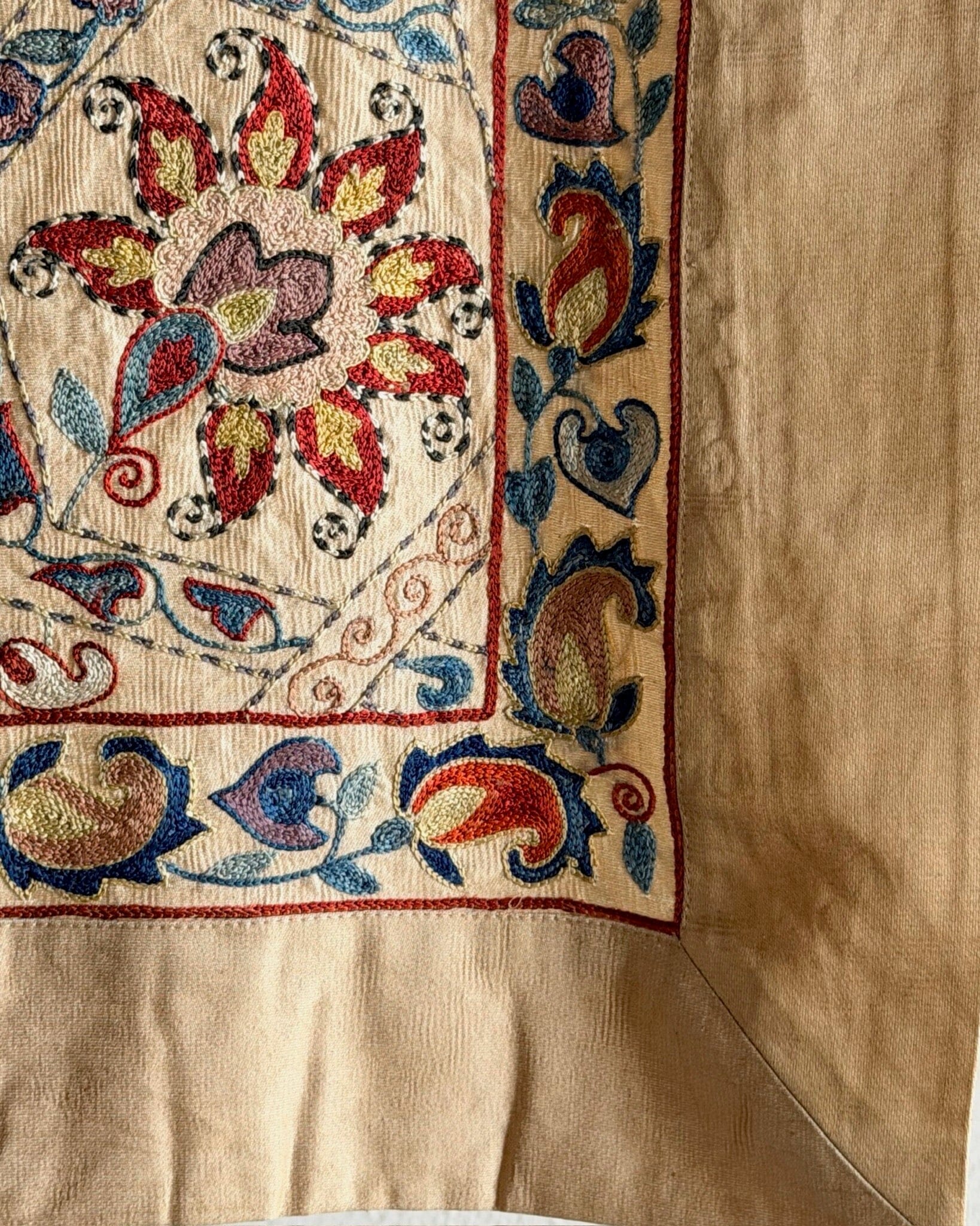 Hand Stitched Suzani (CSSU69126 | 44 x 61.5") Suzani Aziz Suzani 