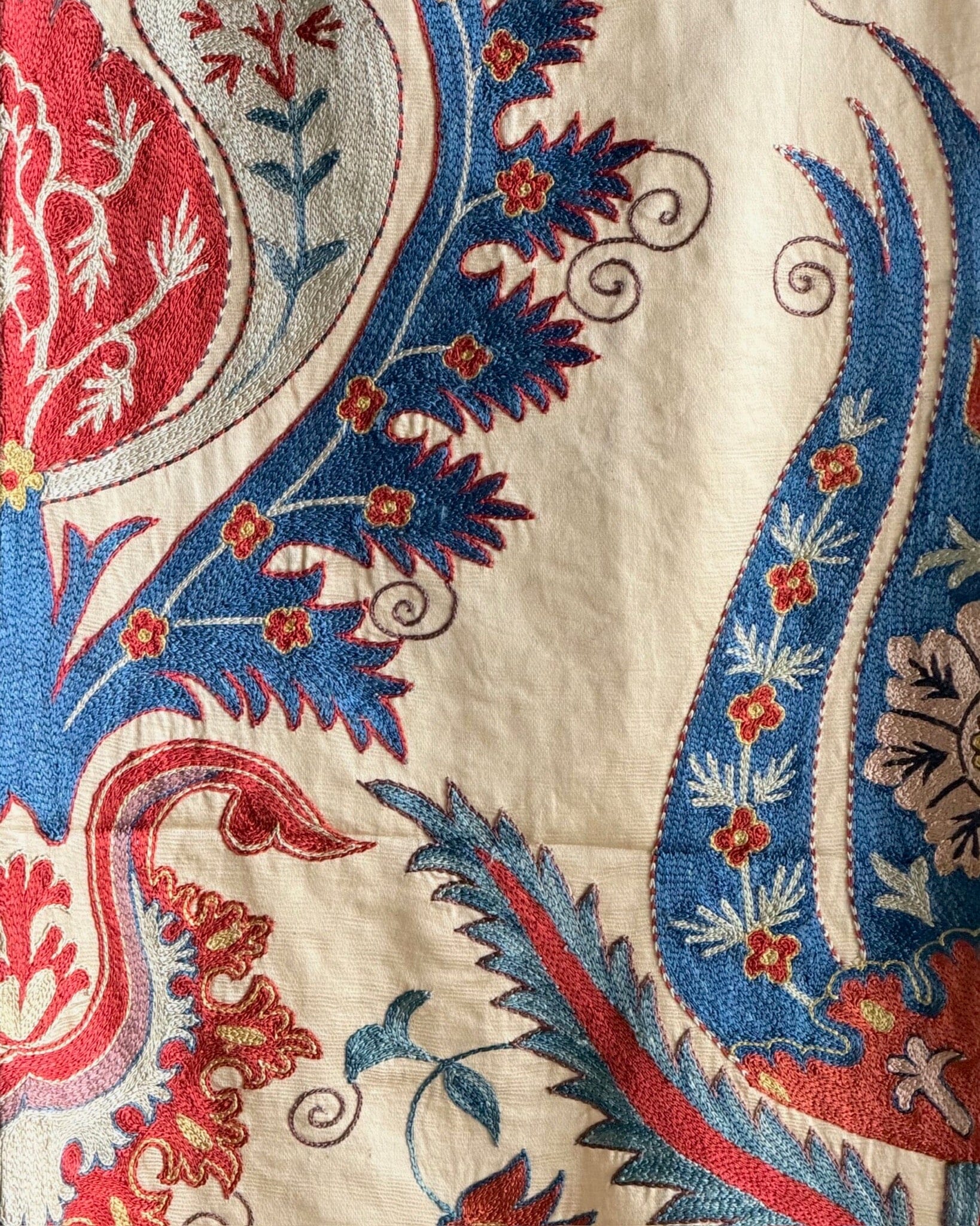 Hand Stitched Suzani (CSSU69326 | 44 x 62") Suzani Aziz Suzani 